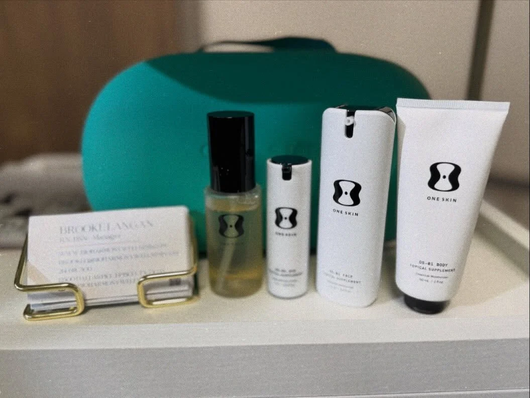 👄🫰When you find the skincare that just.. Clicks. 
.
.
#antiagingsecrets #antiageingskincare #prospertxmoms