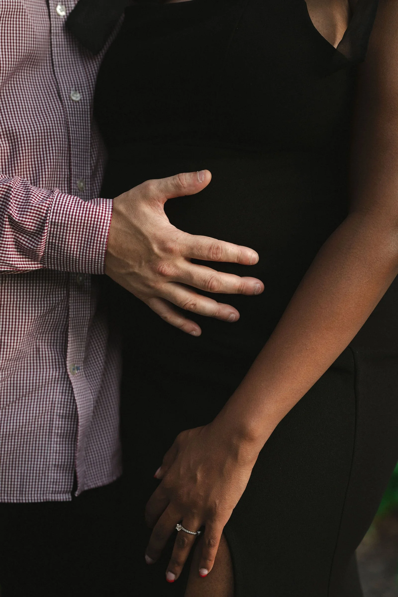 couple maternity photo shoot forsyth park downtown savannah ga photographer.jpg