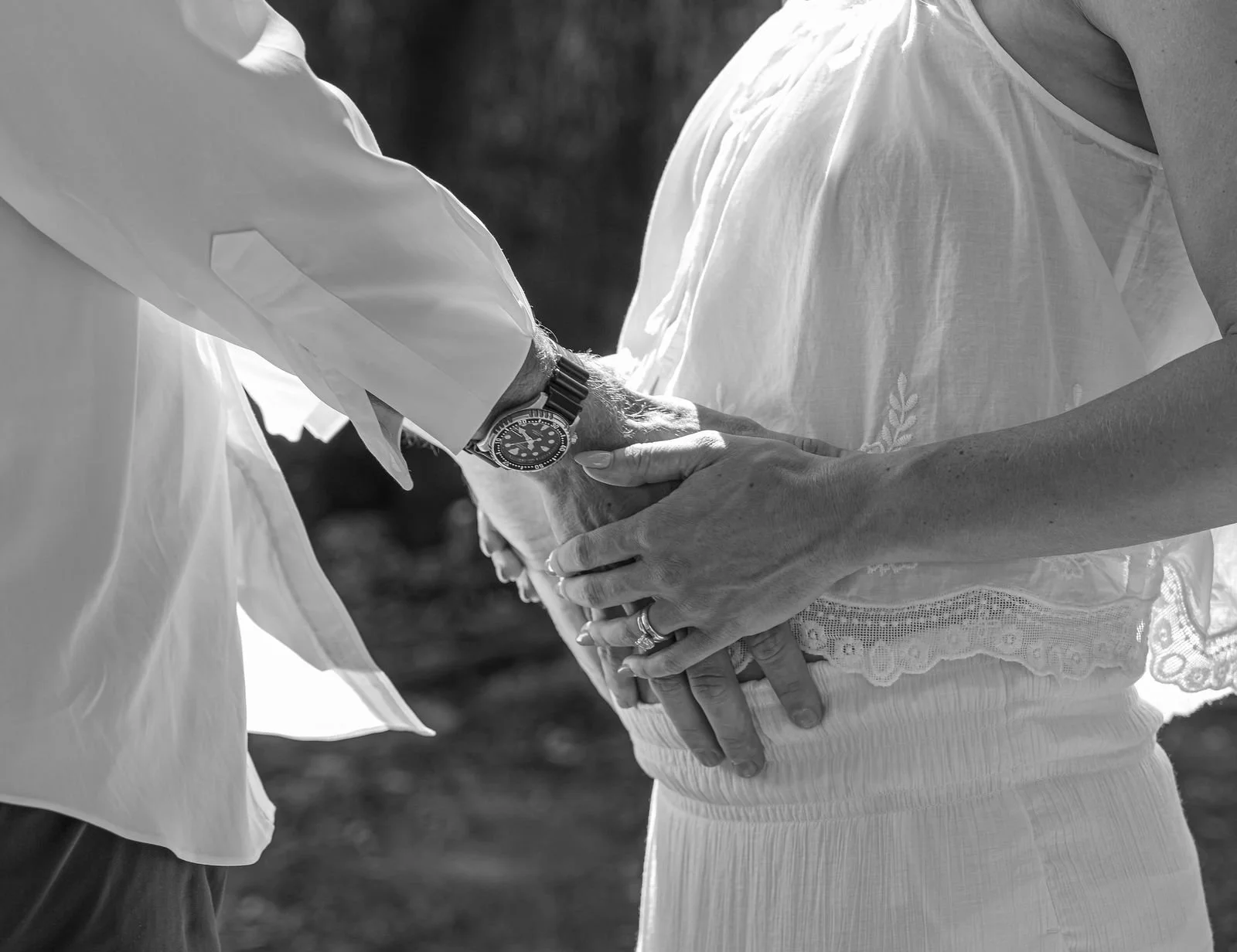maternity photo shoot forsyth park savannah ga maternity photographer.jpg