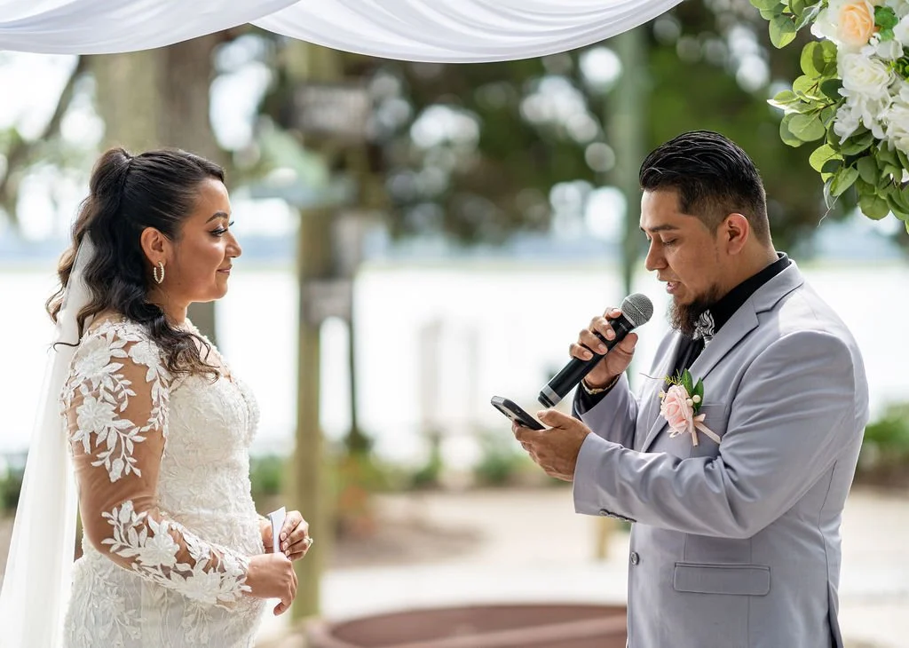 bride and groom exchanging vows in savannah ga at their micro wedding