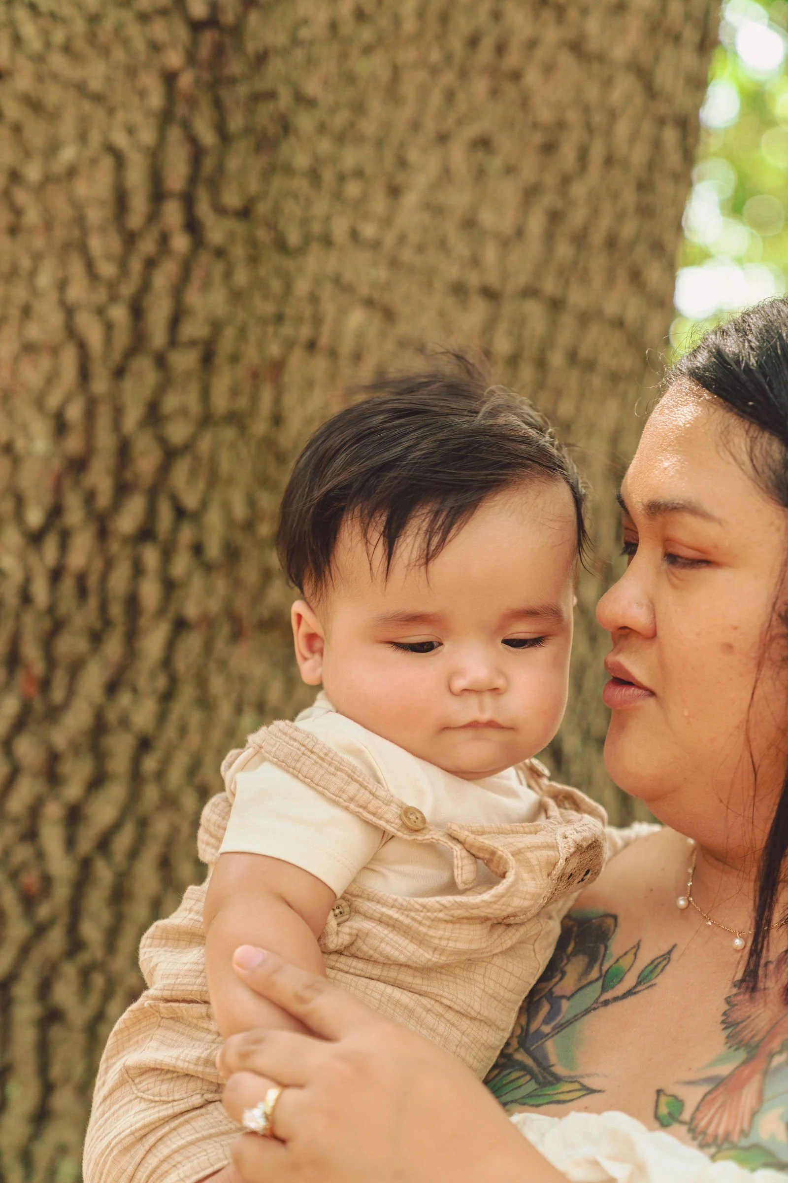 family picture photo shoot forsyth park fountain savannah ga family photographer in savannah ga.jpg