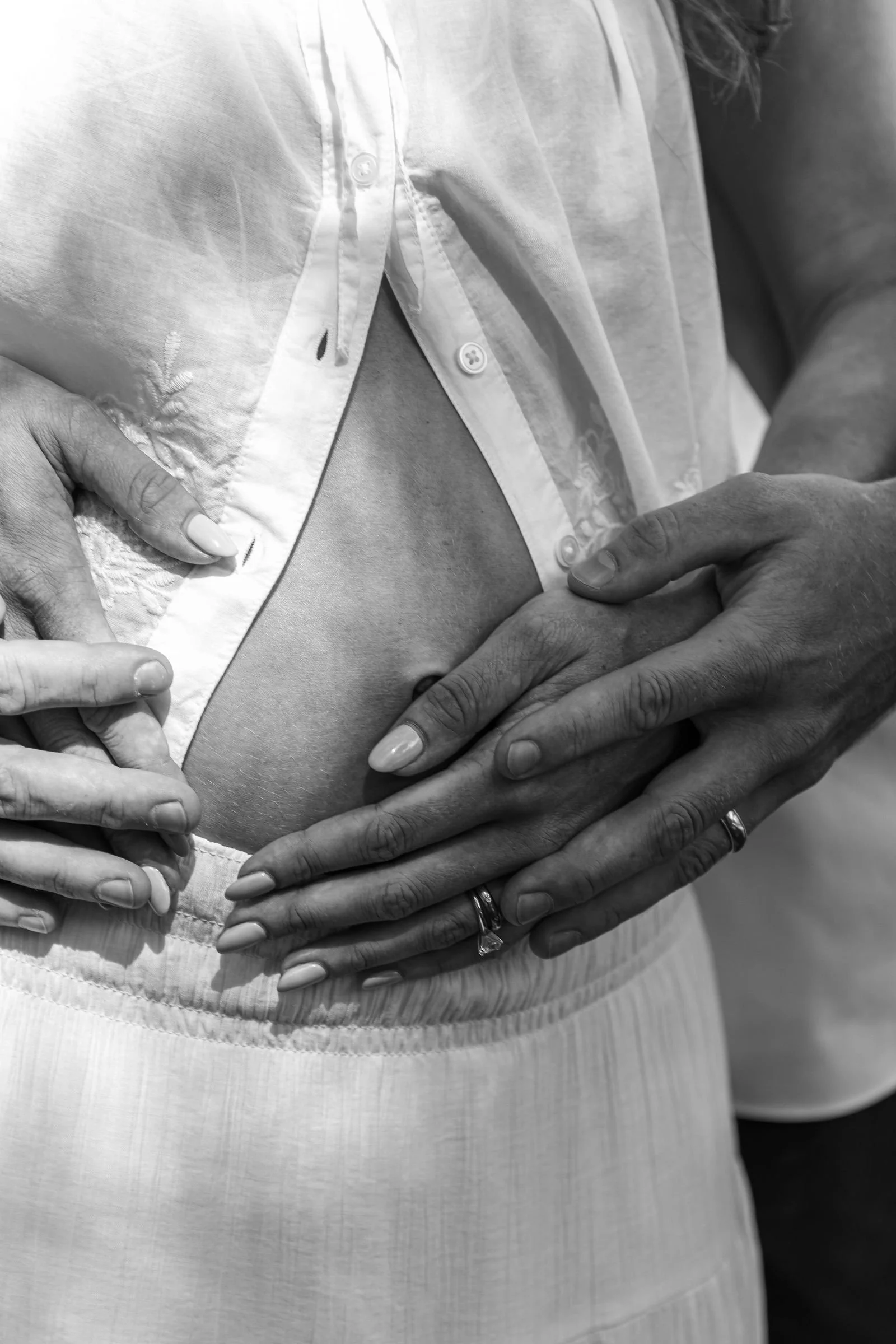 maternity photo shoot forsyth park savannah ga maternity photographer.jpg