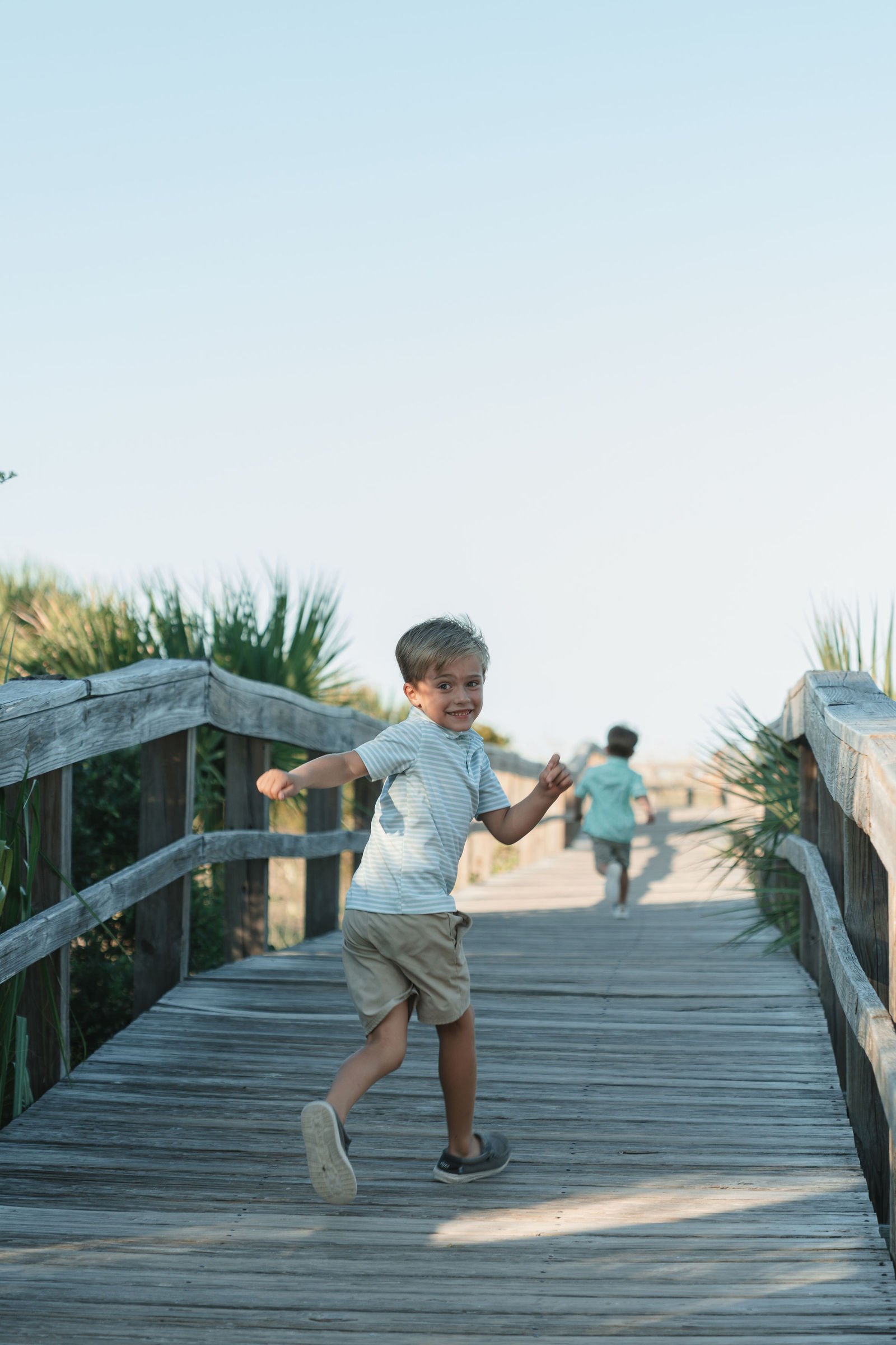 family photo shoot tybee island beach savannah ga family photographer.jpg