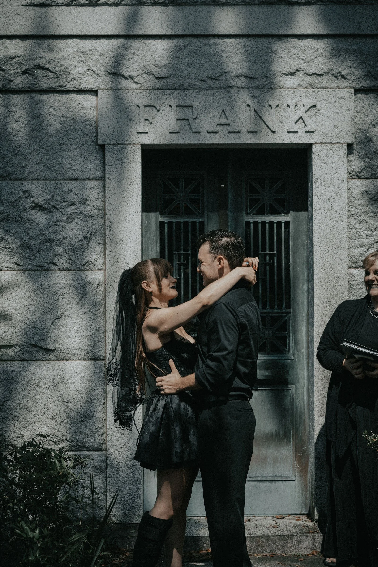 gothic dark and moody elopement in bonaventure cemetery in savannah ga ceremon.jpg