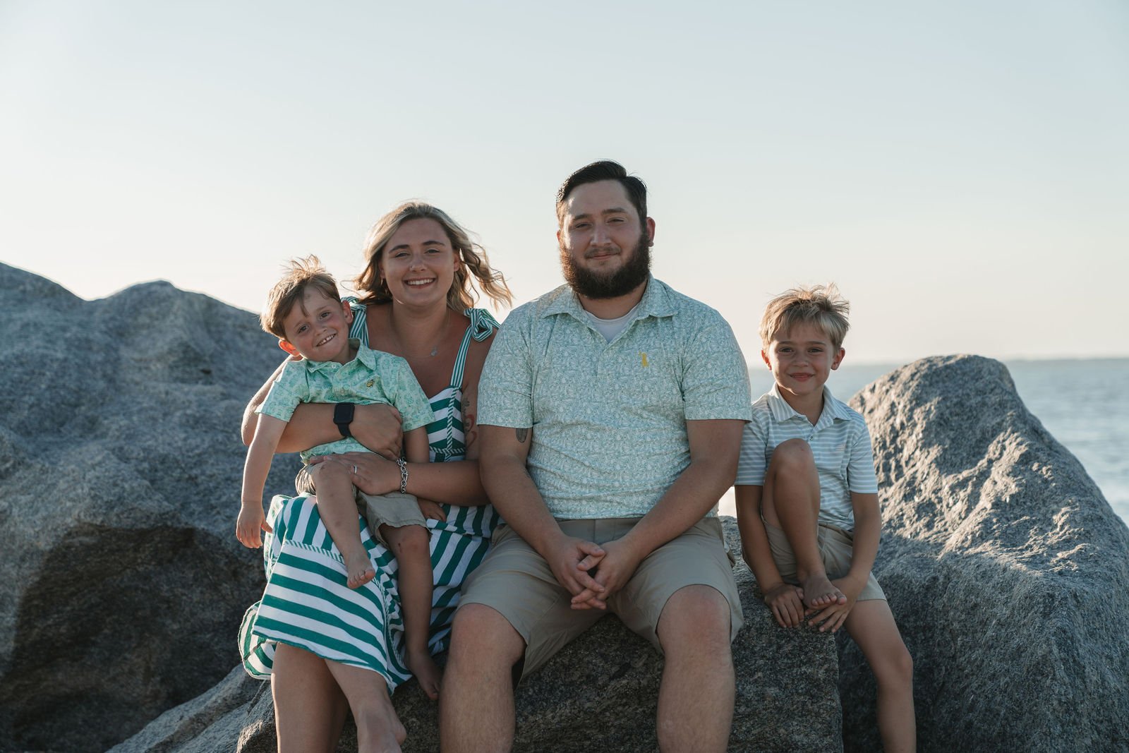 family photo shoot tybee island beach savannah ga family photographer.jpg