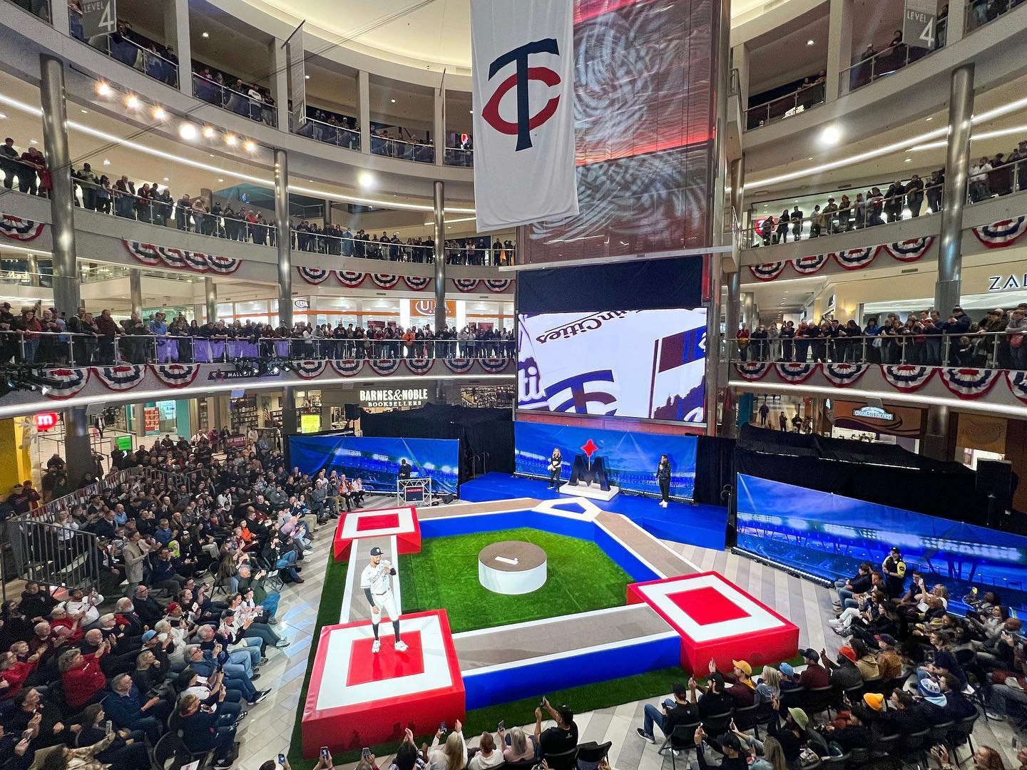 Twins-Event-2.jpg