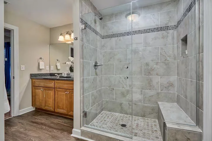 AIRBNB : Luxury 5 Bed 3 Bath Modern Home Waterside Downtown