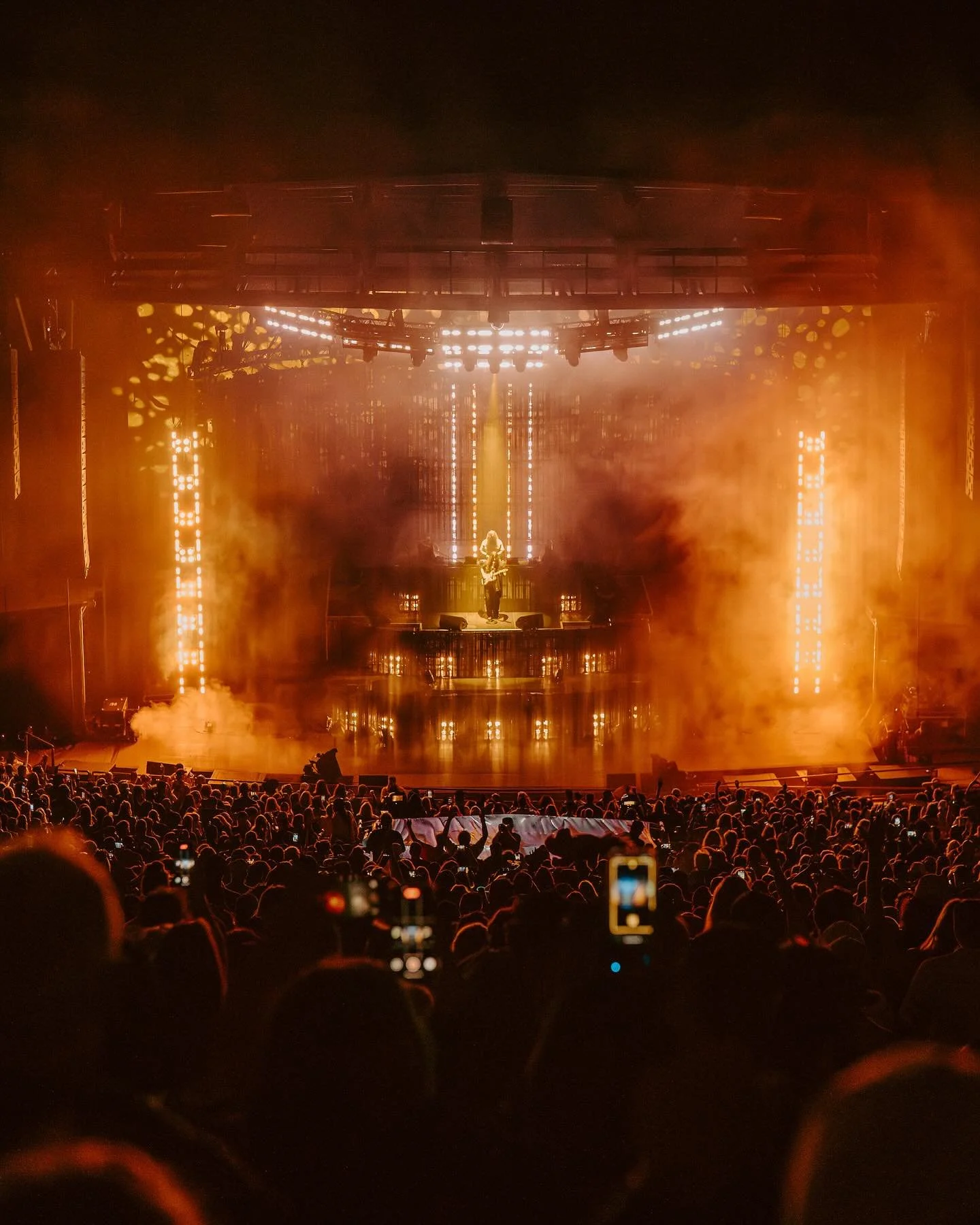4TH SOLD OUT RED ROCKS SHOW THANK YOU
📸: @cassadycreations