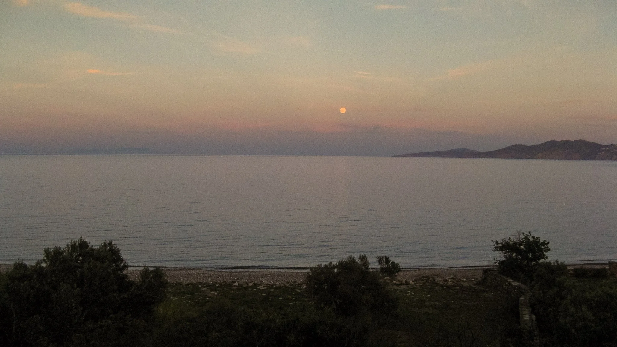 MOONRISE ON ISLAND 1-3.jpg