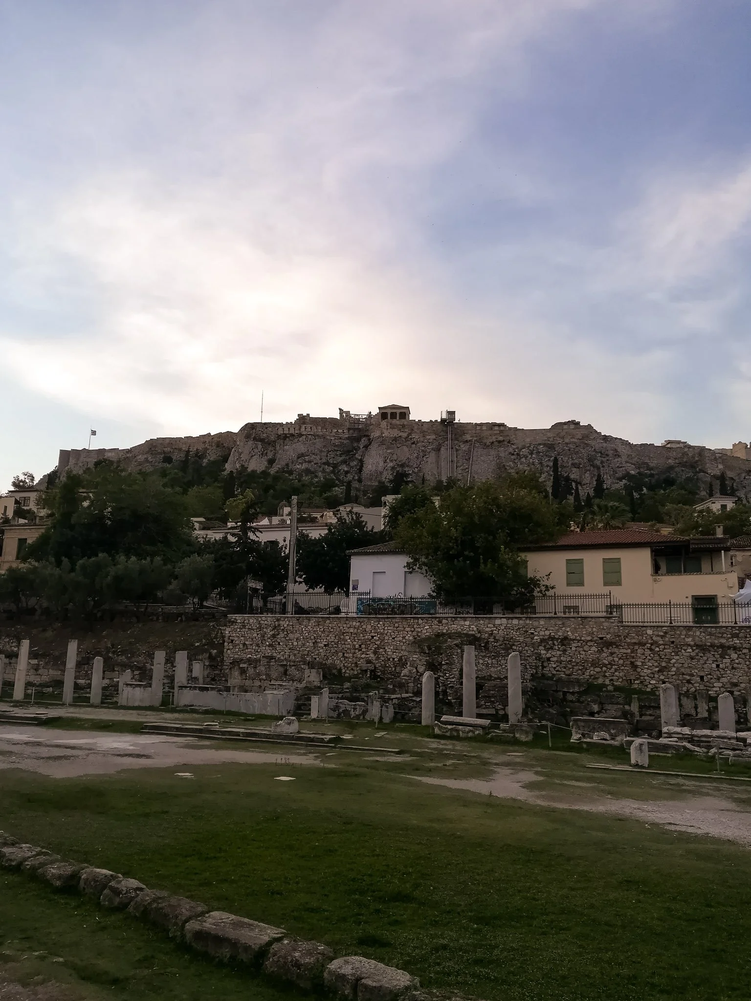 GREEK  BEAUTY  UNFOLDS  LIKE  A  CLASSICAL  PAINTING