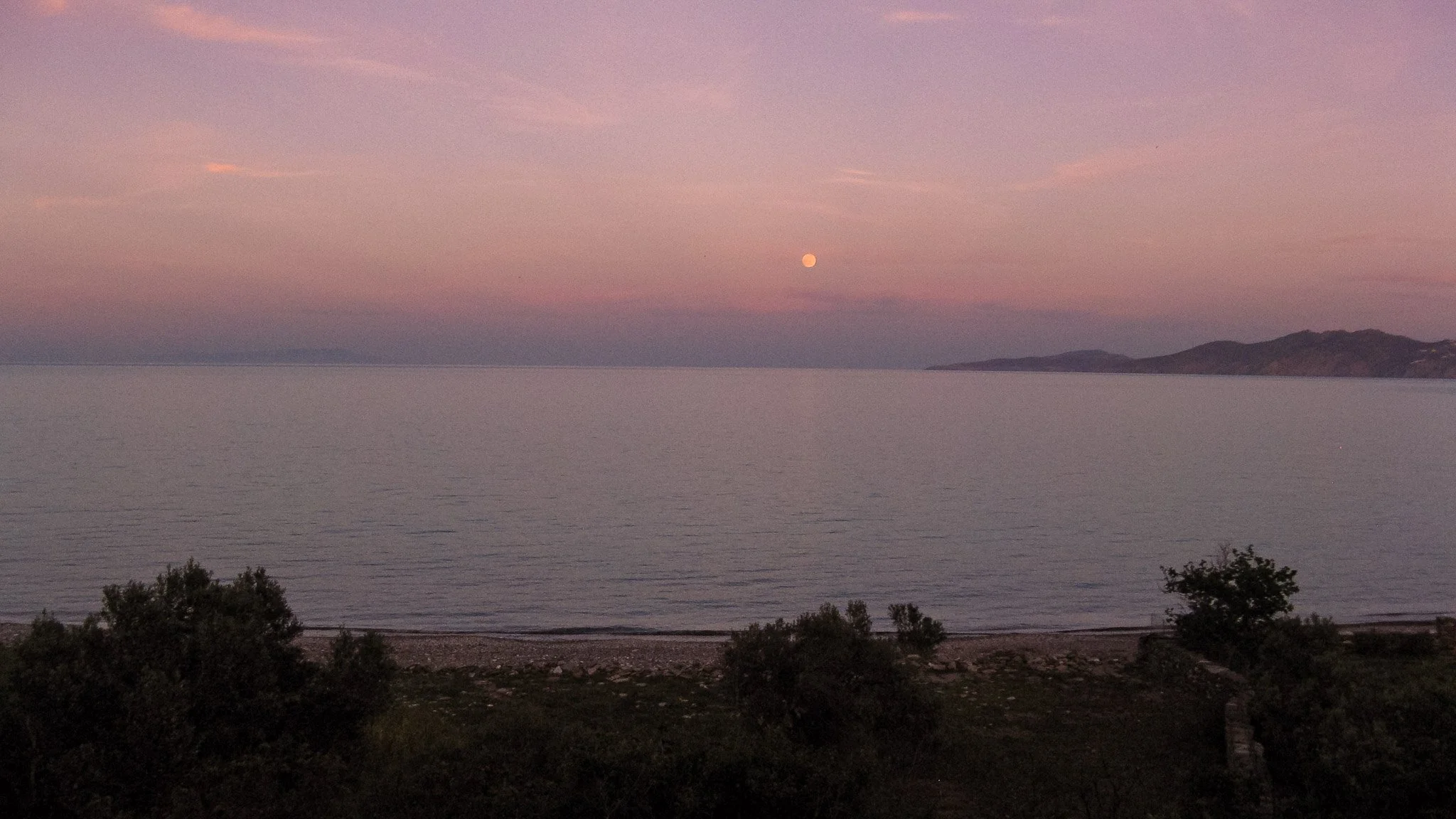 MOONRISE ON ISLAND 1-5.jpg