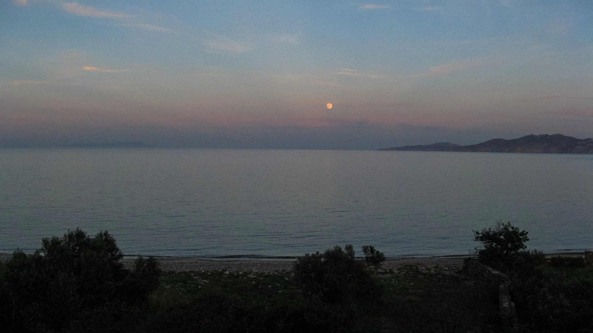 MOONRISE ON ISLAND 1-6.jpg
