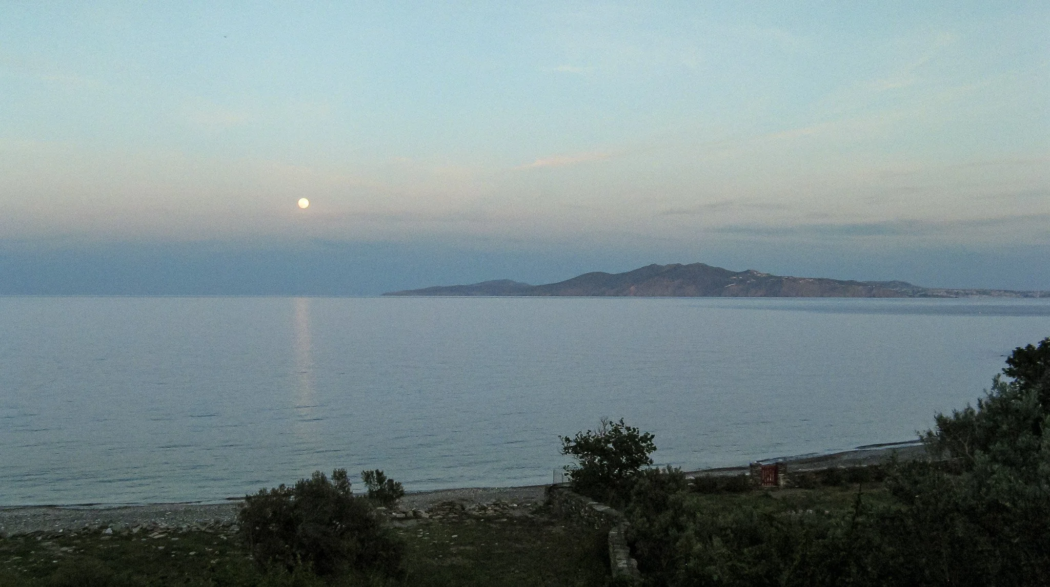 Μπλέ Ώρα-Ανατολή Σελήνης, Τήνος-2-3-5.jpg