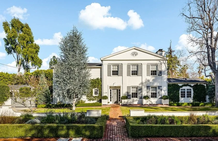 On the Market :: 1936 Roland Coate-designed Colonial Revival style Pasadena home⁠.⁠
⁠
Designed by architect Roland Coate for Charles E. Davis, today&rsquo;s home is a prime example of the shift away from the Spanish Colonial and Mediterranean Revival
