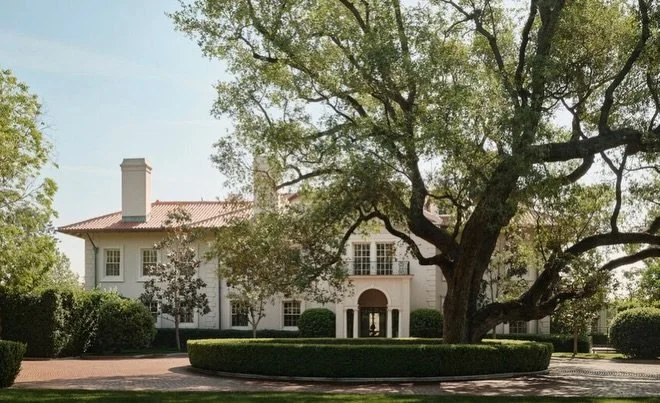 On the Market:: 1913 Marston &amp; Van Pelt-designed William K. Jewett Residence in Pasadena.⁠
⁠
⁠Having just joined together as partners in 1913, the William K. Jewett Residence represents once of the earliest homes designed by Marston &amp; Van Pel