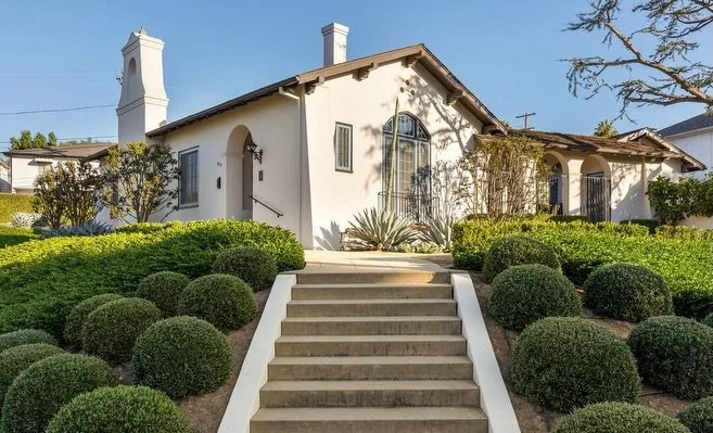 On the Market: Former Sunday School, Rectory, and Art Club transformed into a Single Family Home in LA&rsquo;s Windsor Village Historic District.⁠
⁠
Constructed in 1922, today&rsquo;s home has enjoyed a long and illustrious life as a staple of the Mi