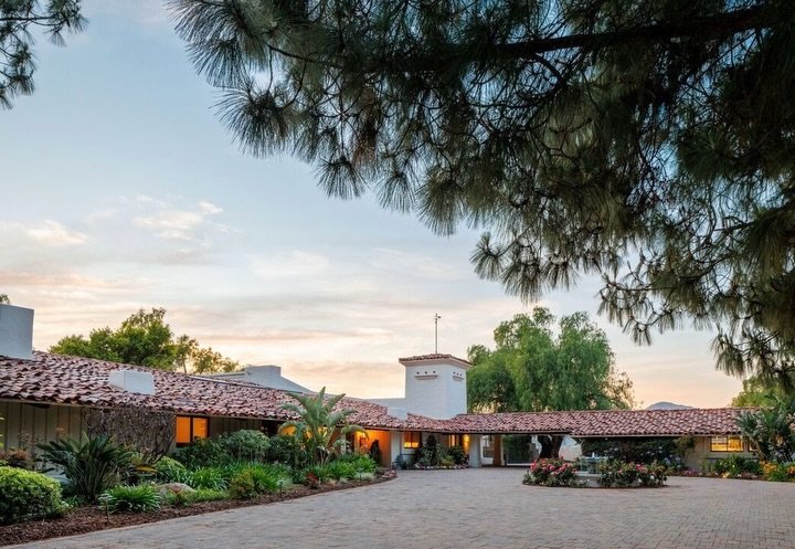 On the Market: 1981 Cliff May-designed Carroll Dean House in Agoura Hills⁠
⁠
⁠In the mid-1970s, Carroll &ldquo;Dean&rdquo; Rasmussen, a prolific contractor with his family&rsquo;s C.A. Rasmussen, Inc. company, would secure 150 acres of land surroundi