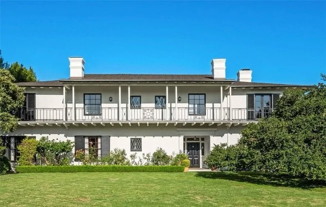 On the Market:⁠ 1930 Garret Van Pelt, Jr.-designed Monterey Revival style home in Pasadena.⁠
⁠
⁠As we&rsquo;ve reviewed, the Monterey Revival style is one of the most versatile of California&rsquo;s eclectic revival styles, taking inspiration from in