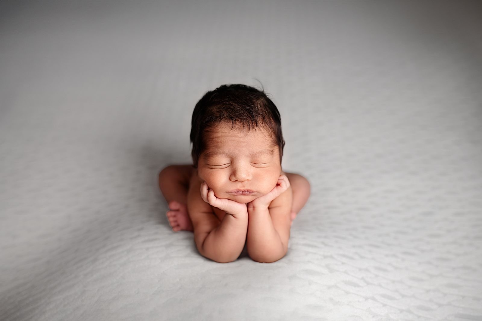 Plymouth Indiana Best Luxury Newborn Photography Studio.jpg