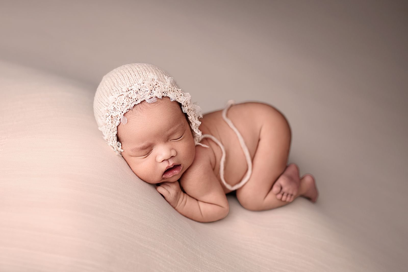Best Luxury Newborn Photographer near Three Oaks Michigan.jpg