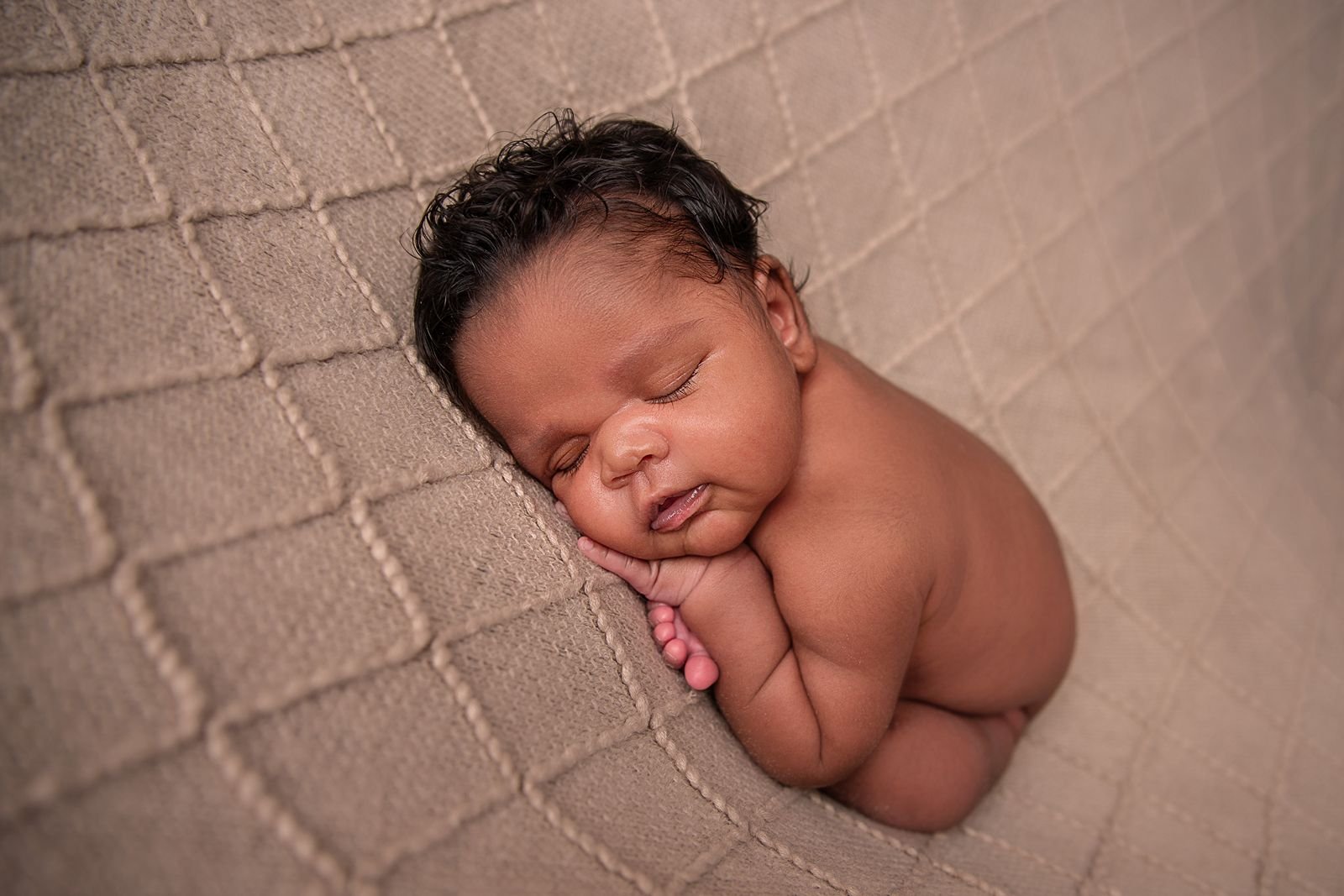 Newborn Photographer in South Bend Indiana.jpg