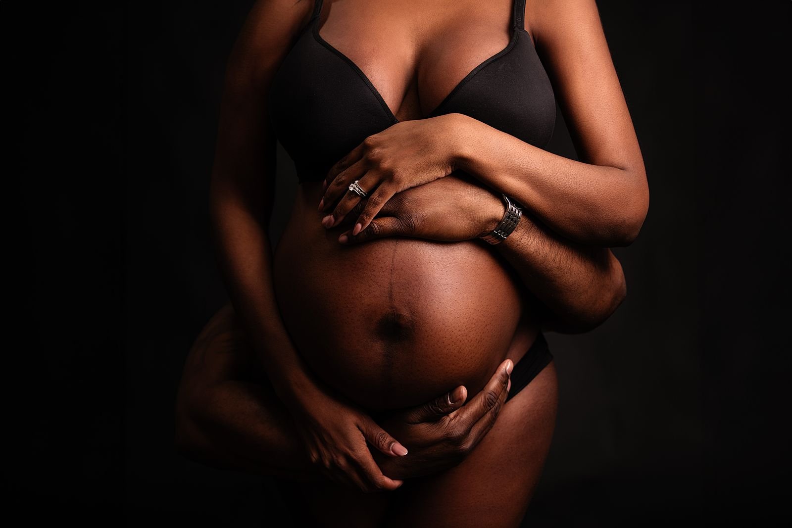 Luxury Maternity Photographer in Merrillville Indiana.jpg