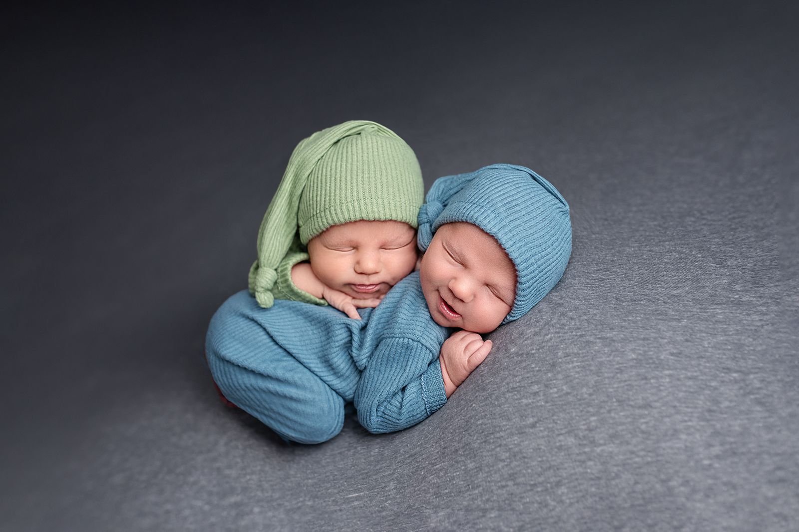 Twin Newborn Photographer in Northwest Indiana.jpg
