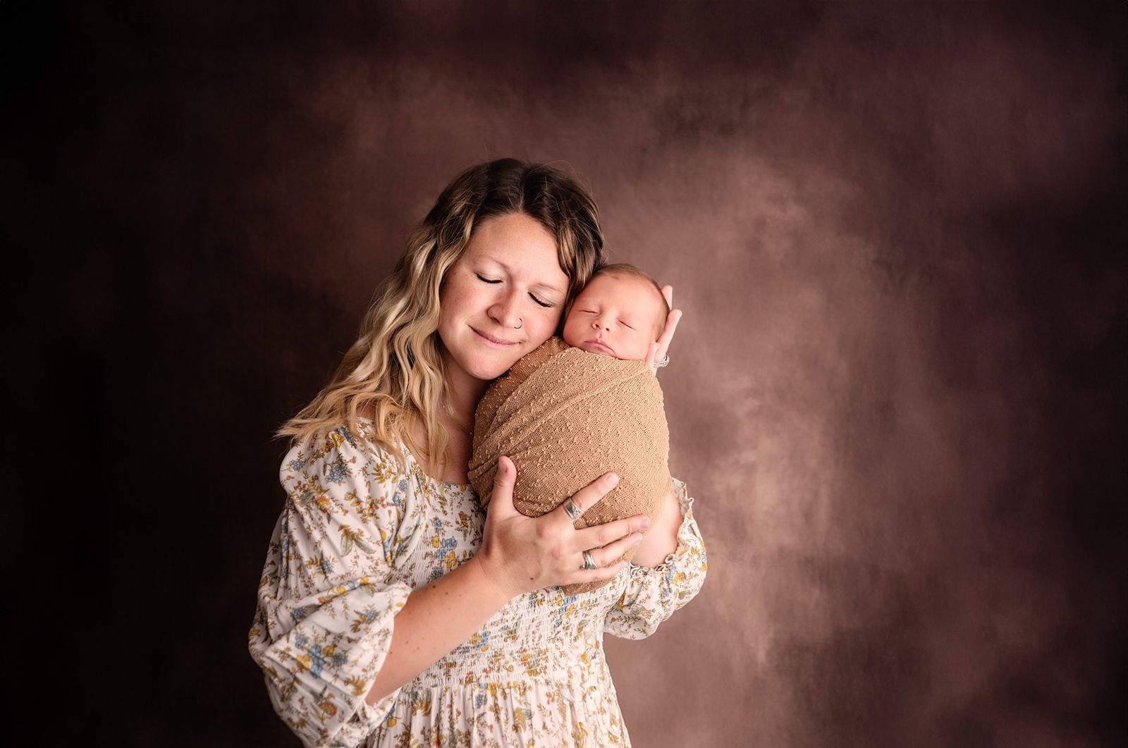 Newborn Photographer Hobart Indiana.jpg