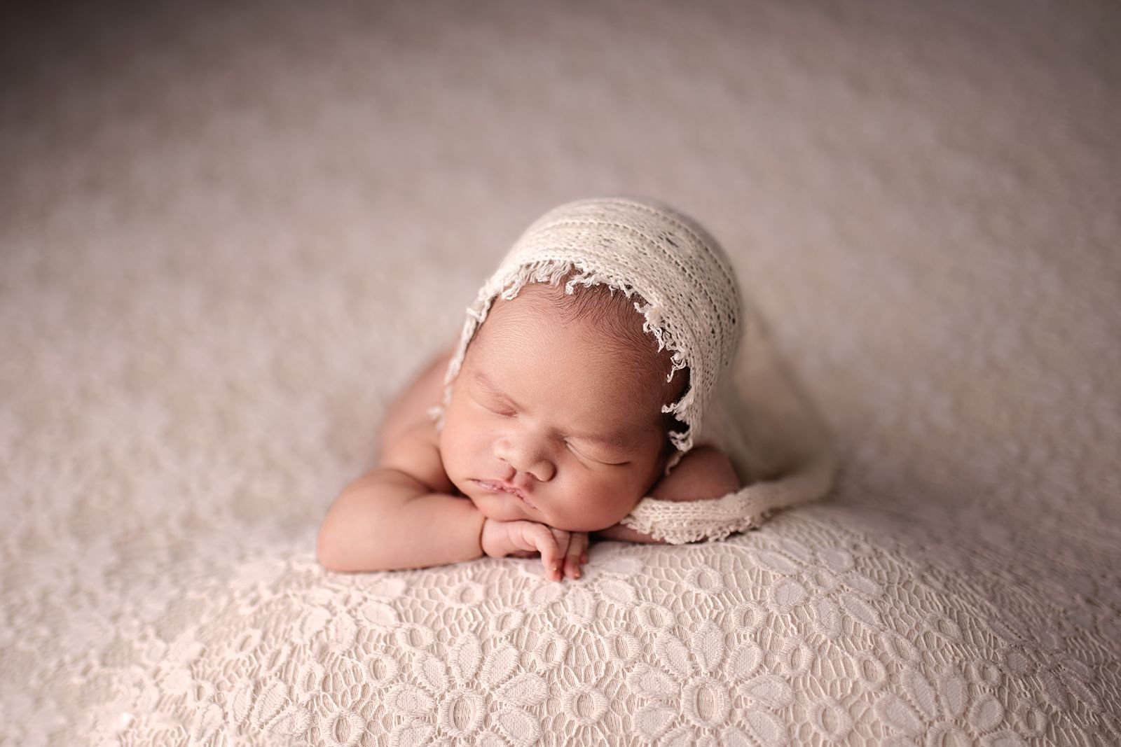 Best Luxury Newborn Photographer near Chicago.jpg