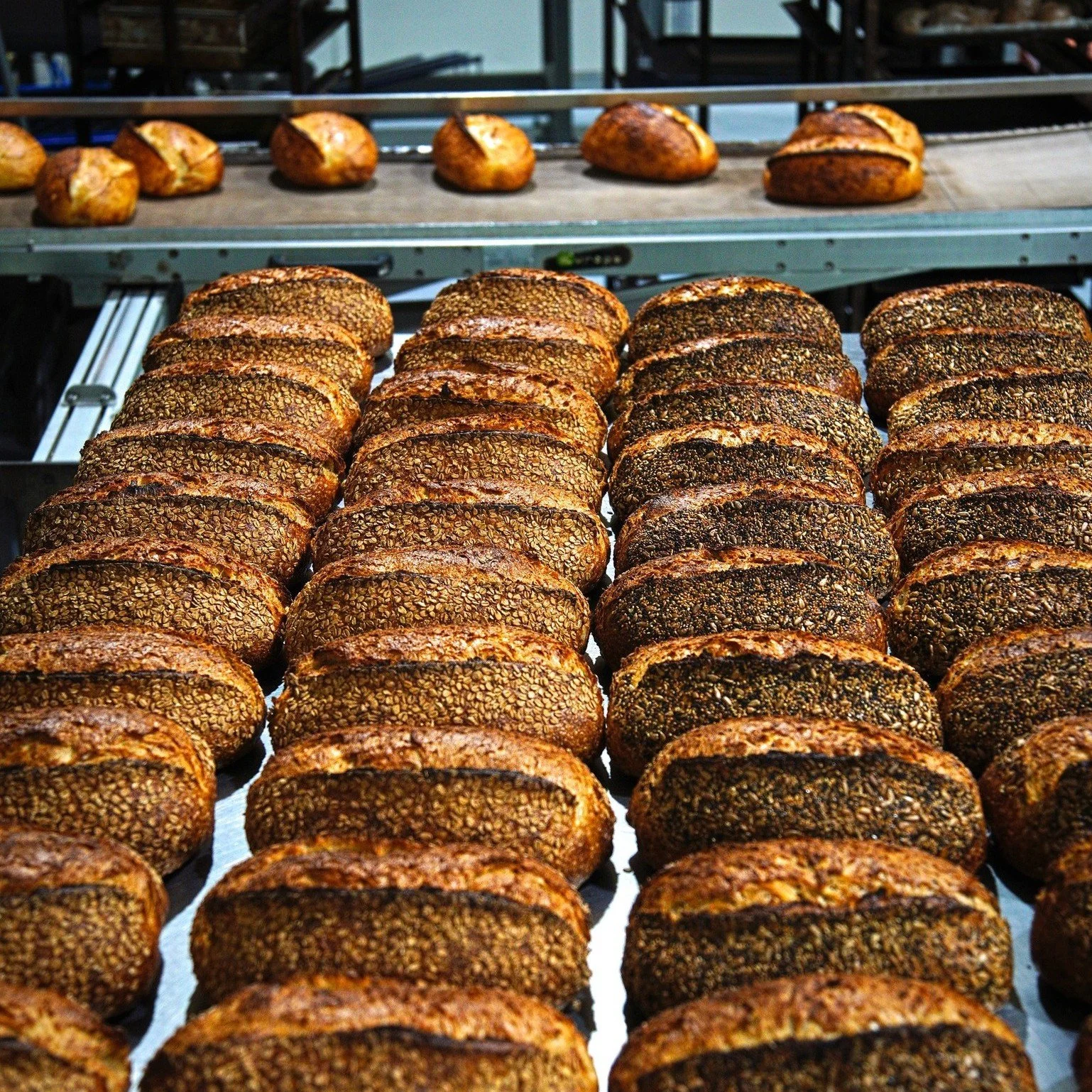 Friday&rsquo;s here 🙌 That means we're getting ready for the weekend!
Fresh sourdough, straight from the stone oven &mdash; no shortcuts, no preservatives, just flour, water, salt, and time (plus some seeds in our mixed grain!).

📍 @greylynnfarmers