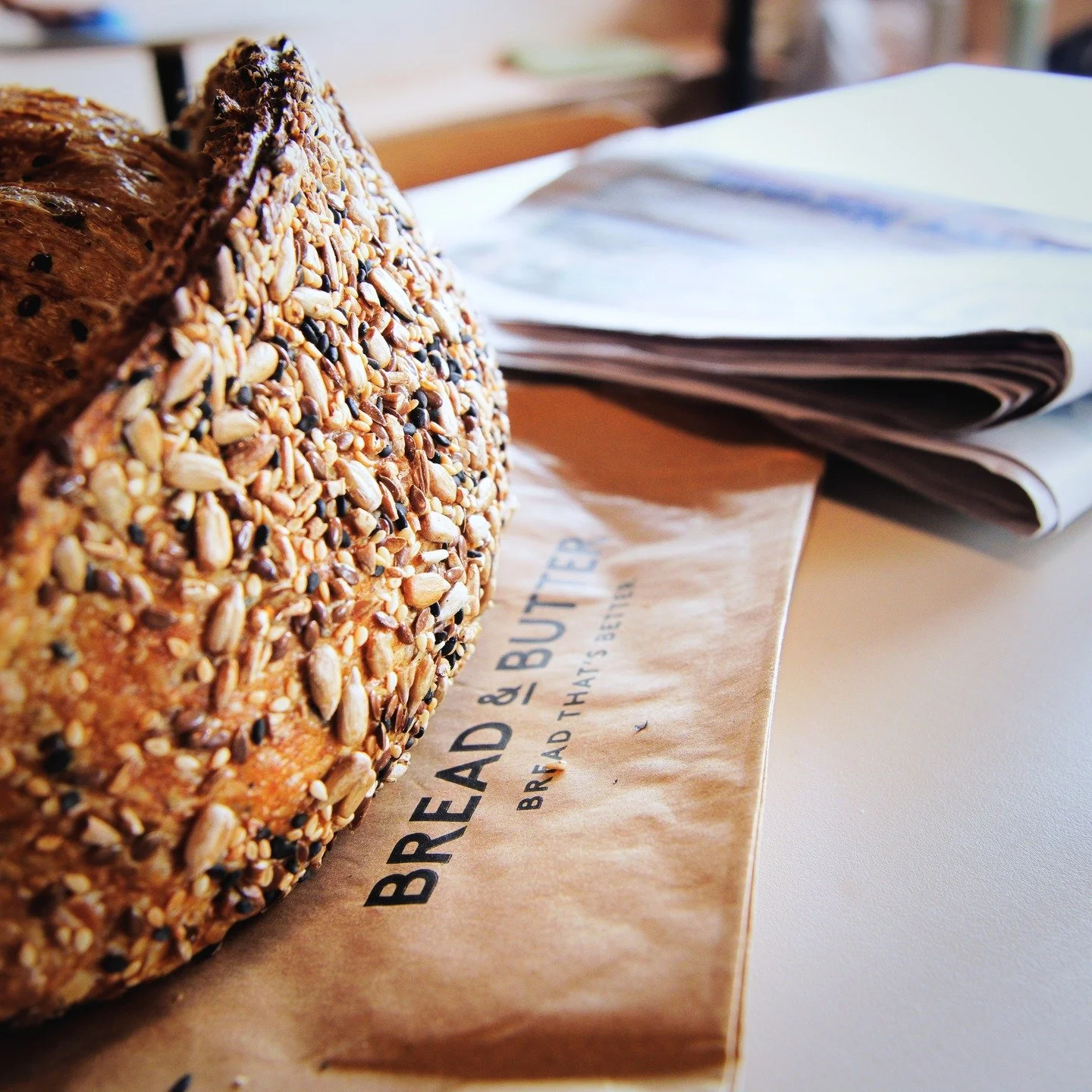 🗞️ + 🍞 = Weekend sorted.
Sit down with the paper and a lovely loaf from @parnellfarmersmarket, @greylynnfarmersmarket, or @redrabbitcoffeeco this weekend.

Fresh sourdough, hot coffee, slow morning vibes. Enjoy! ✨