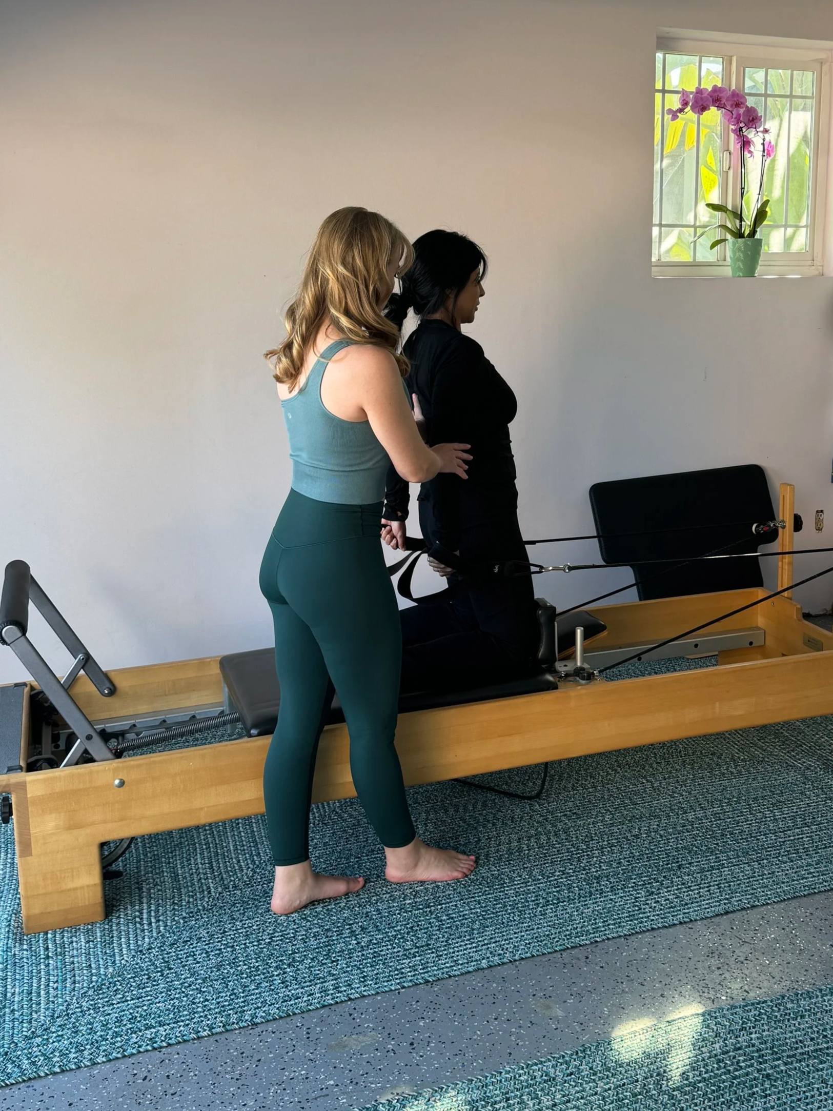 Private Pilates vs Group Pilates: Which Delivers Better Results?