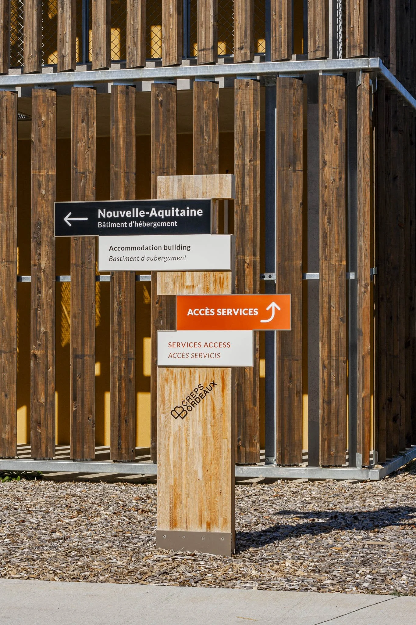 Conception-Signaletique_Equipement-Sportif_CREPS-Batiment-Hebergement-Talence_2807-v3.jpg