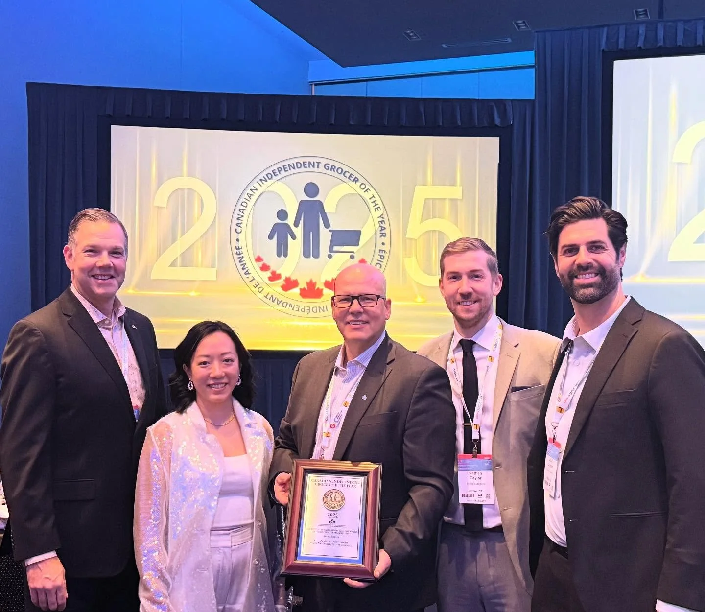 Thank you!  Tonight at the Canadian Independent Grocer of the Year Awards, our Stong’s Market Northwoods store won Regional Store of the Year! 🎉 We are so grateful for this honour. 
#stongsmarket #grocerystoreoftheyear #independentgrocer #nor
