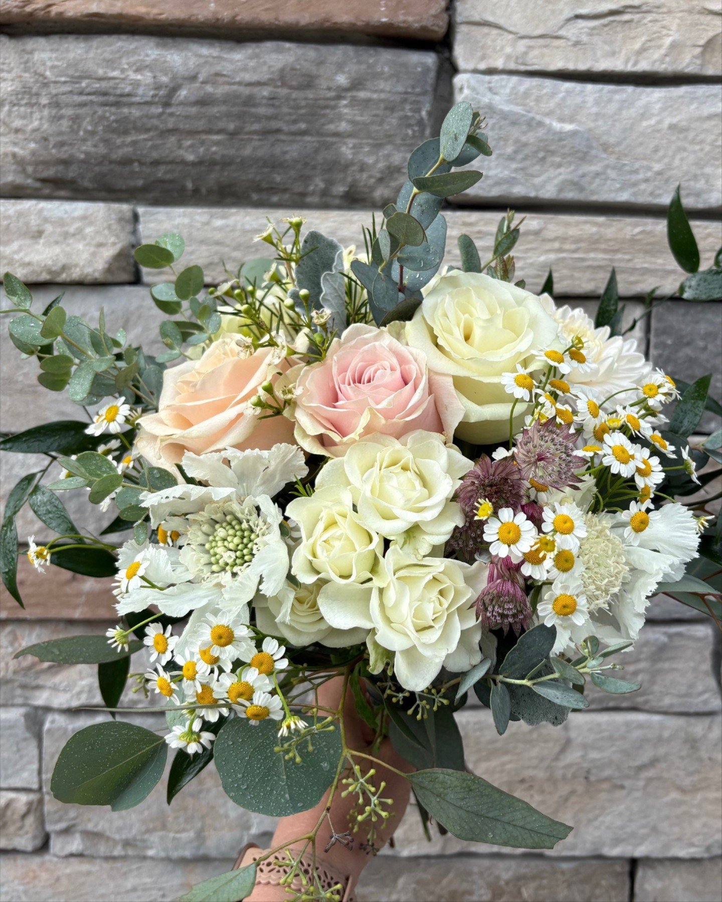 Did you get engaged over the holidays? From &ldquo;Yes&rdquo; to &ldquo;I do,&rdquo; STEMS has the flowers to make your upcoming wedding unforgettable. 💍 Call our team to set up a consultation.

#STEMS #STEMSByStongs #Florals #Bouquets #FloralArrang