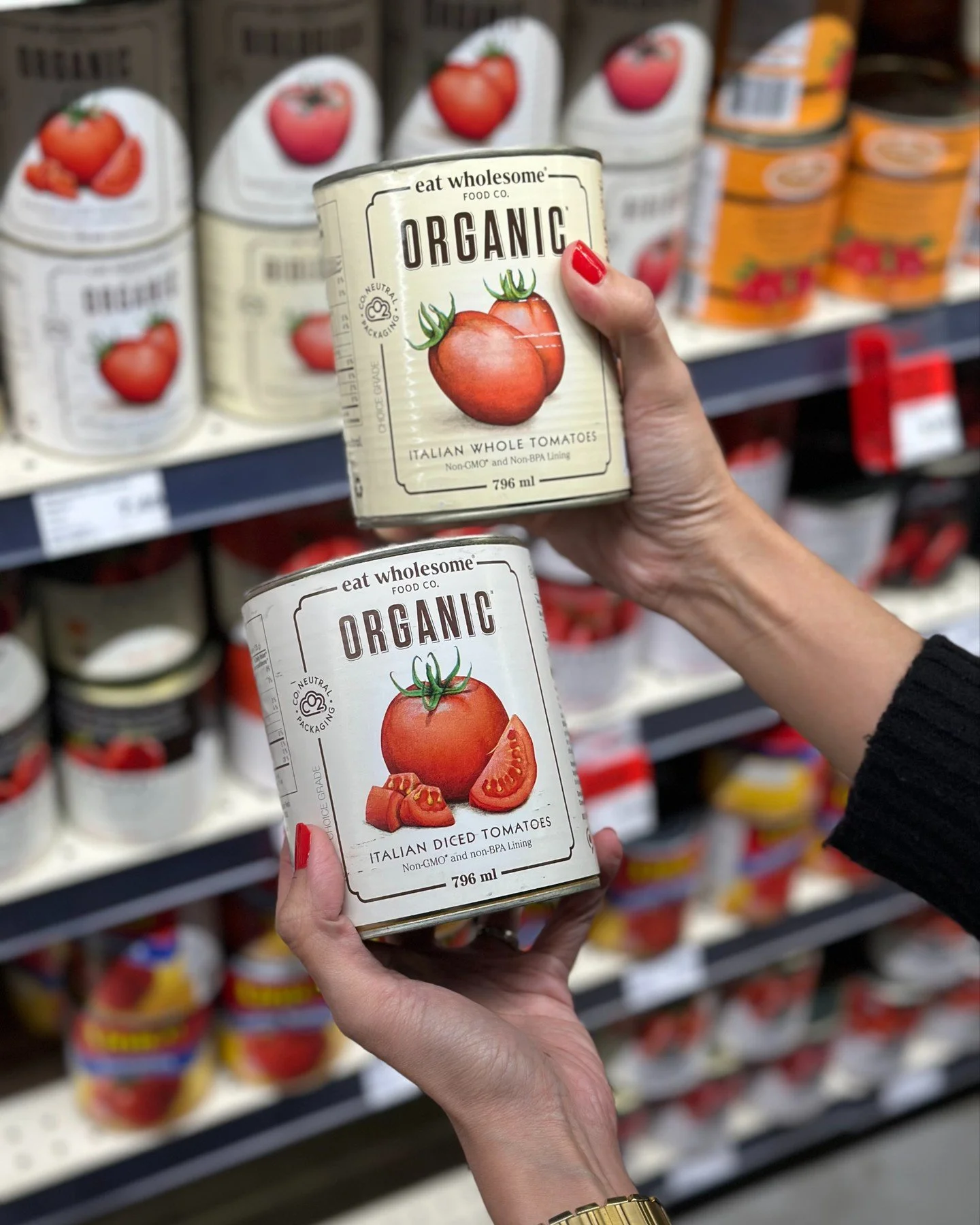 @eat.wholesome tomatoes are great to use for your pasta sauce, pizza sauce or soups. Their tomatoes are 100% natural with no added salt, additives or preservatives. Also, Eat Wholesome is a Canadian brand that supports farmers and communities by dona