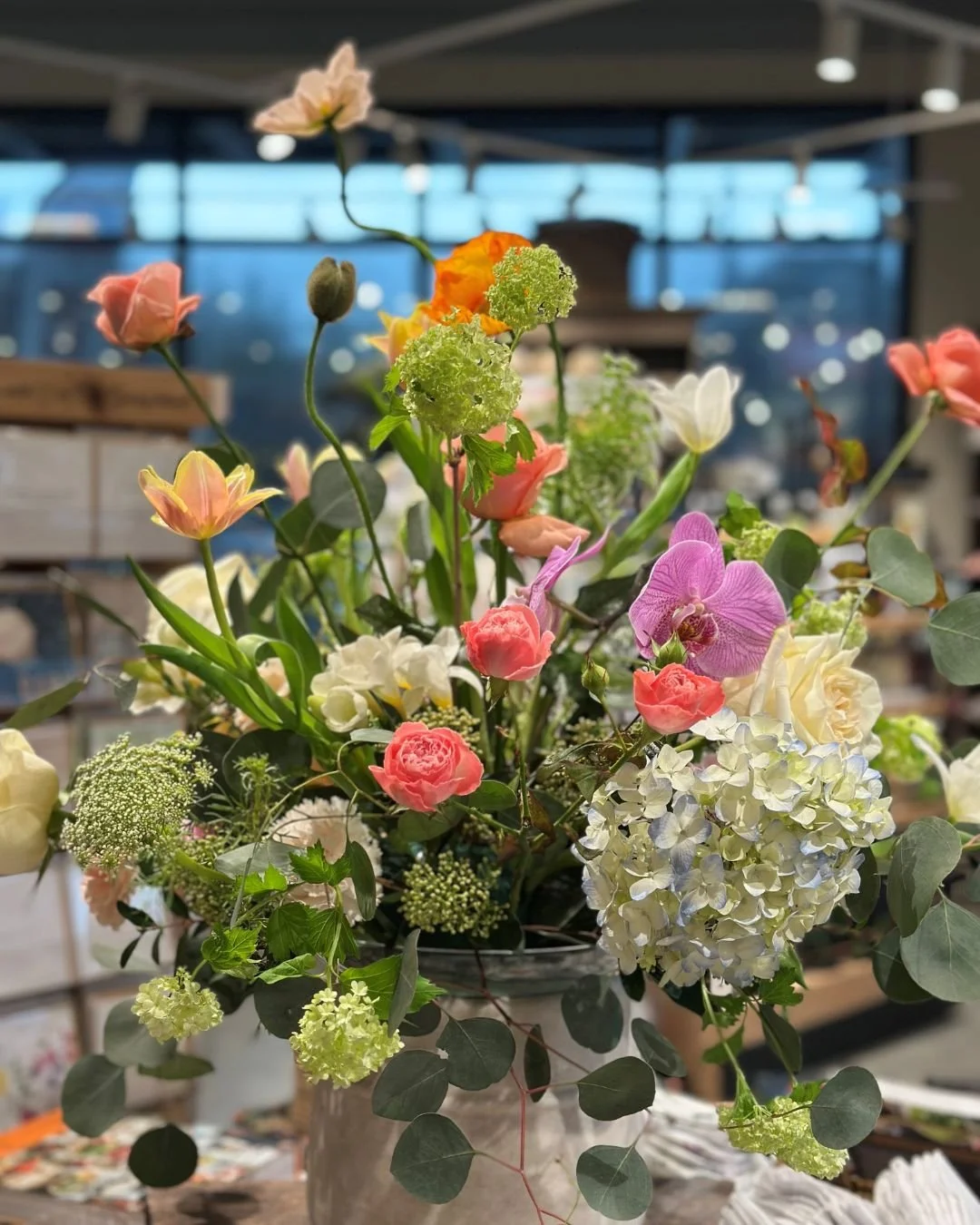 Happy Friday! 💐

#STEMSByStongs #Florals #Bouquets #FloralArrangements