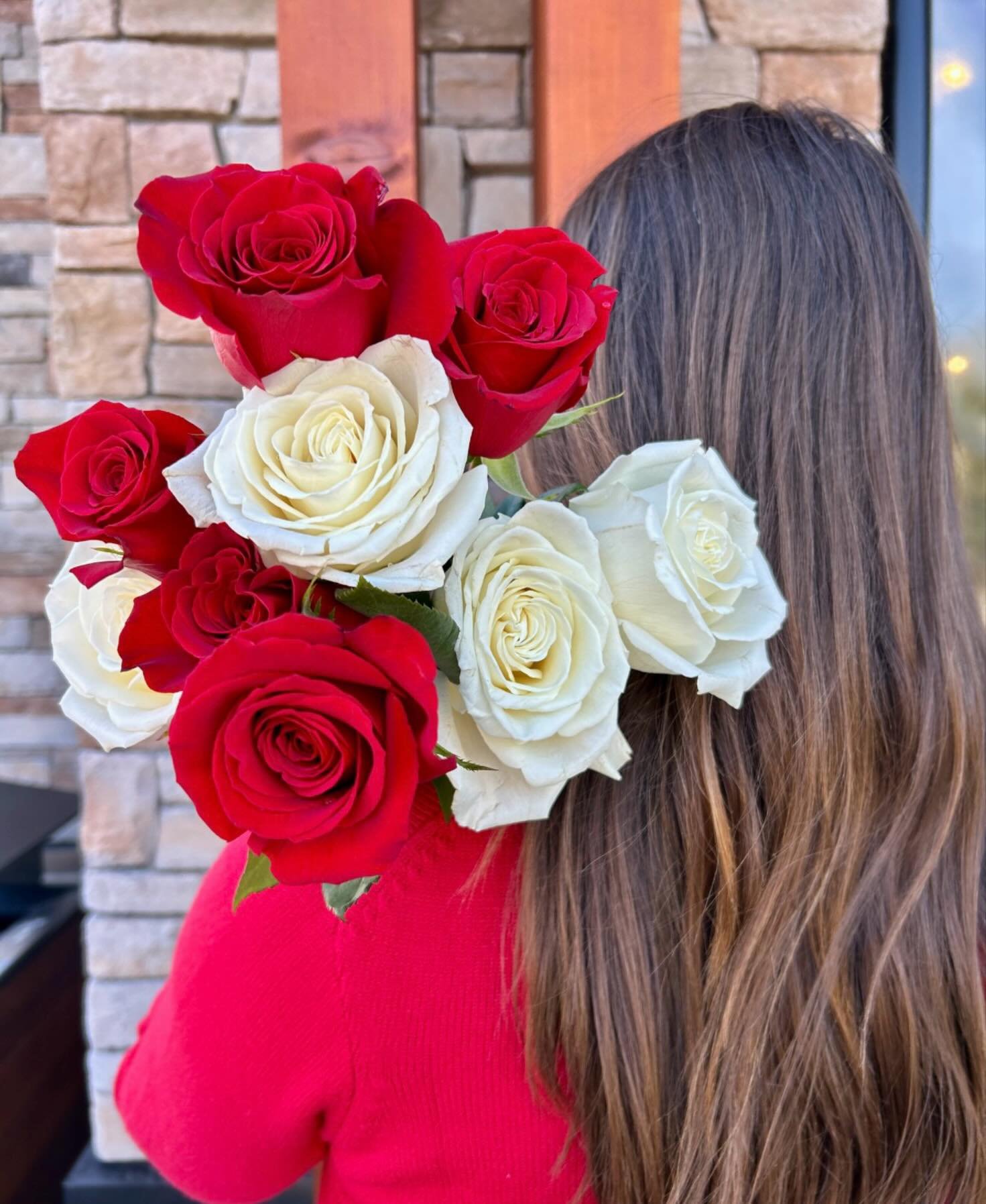 Honouring Canada Day with the colours we love most. Proudly local, beautifully Canadian. 🇨🇦

#STEMSByStongs #Florals #Bouquets #FloralArrangements #CanadaDay