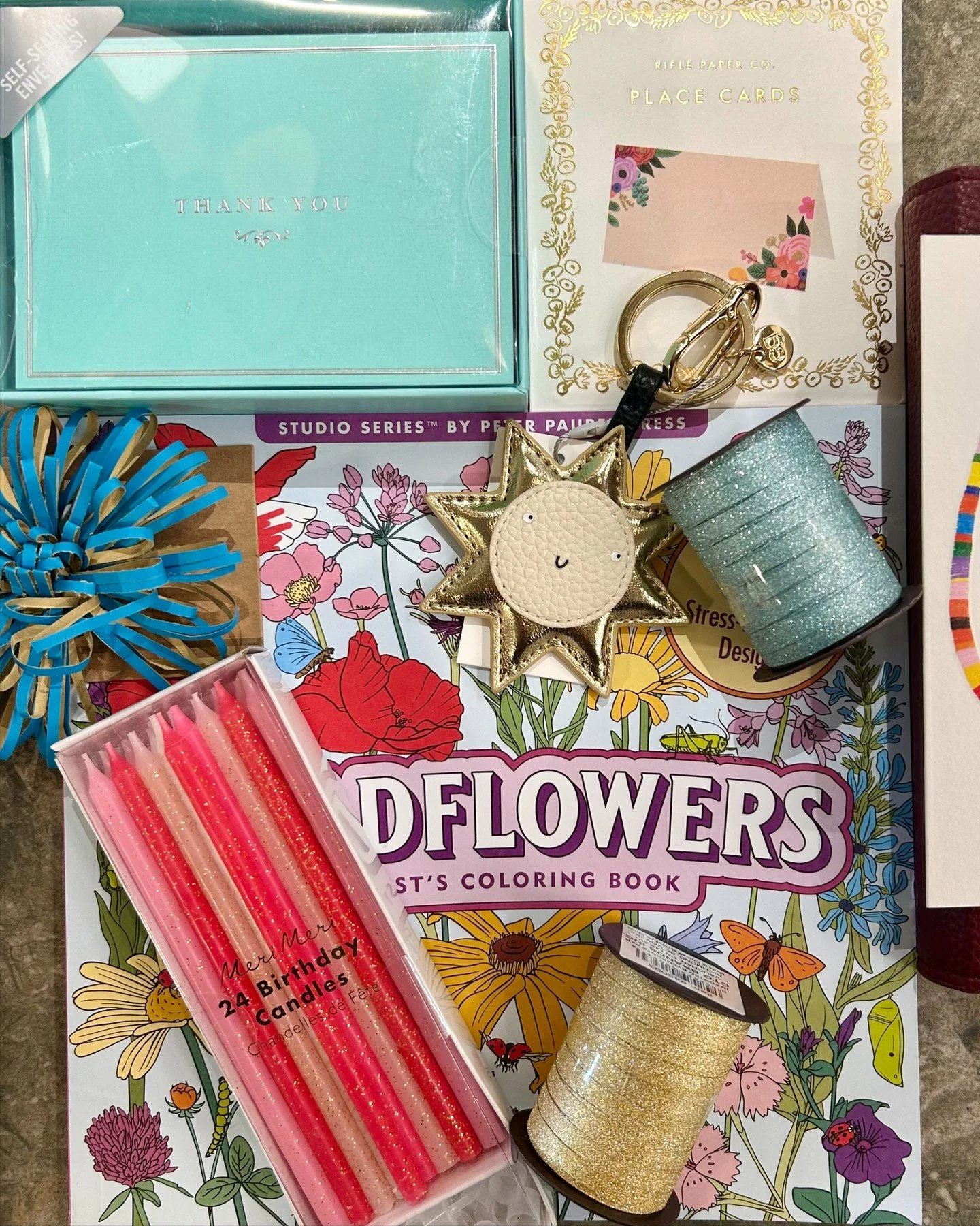 Stunning stationery for all of life&rsquo;s moments &mdash; big, small, and everything in between. 🌟

#STEMSByStongs #Florals #Bouquets #FloralArrangements