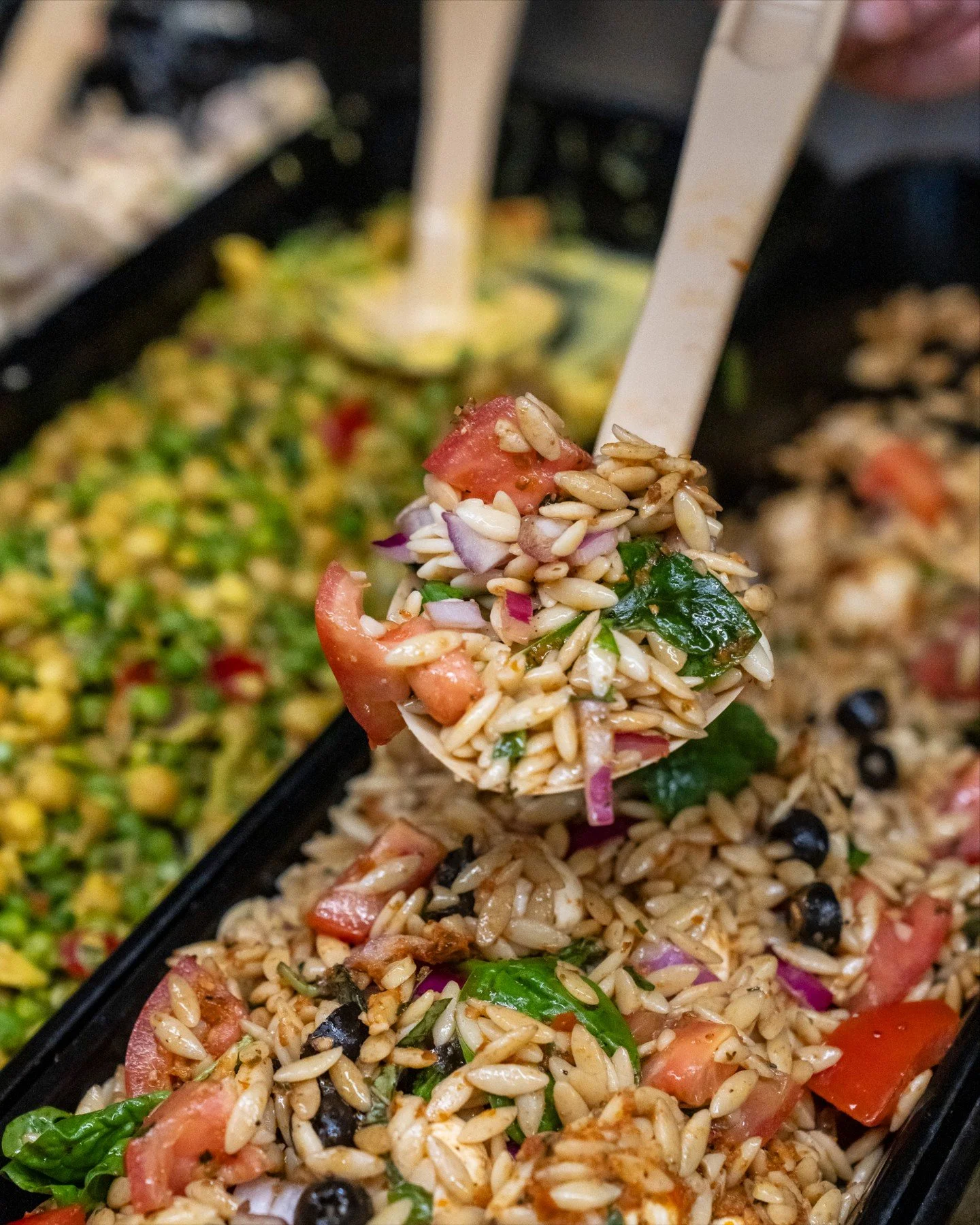 Freshly made in‑store and perfect for the weekend &mdash; our Summer Orzo Salad is your go‑to for a quick, delicious meal. 🌱

#StongsMarket #GroceryStore #ShopLocal #IndependentGrocer #PreMadeMeals