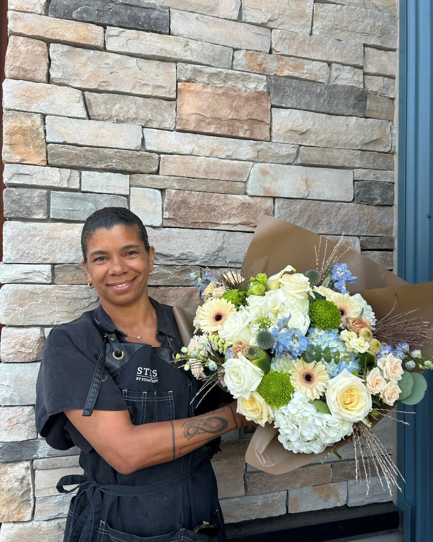 Meet Nathalie! 💐

Nathalie is one of the friendly faces you'll find at our Northwoods store.

When asked what her favourite thing about working at STEMS is, Nathalie's answer was easy: her team. 💟 Outside of work, Nathalie loves to dance! If there'