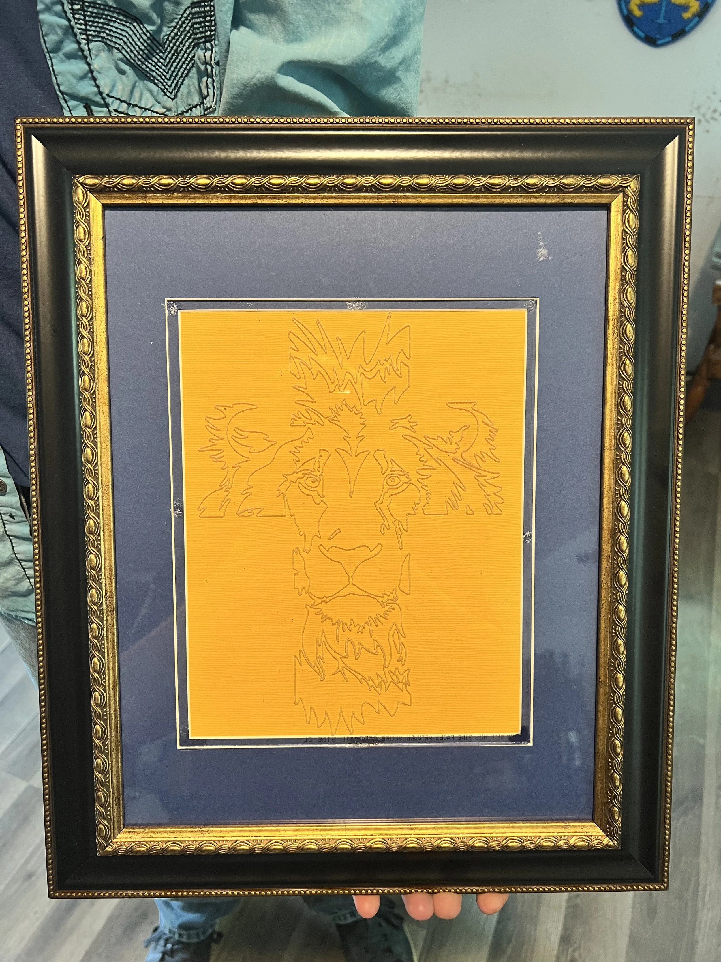 Lion/Cross (Engraved glass)