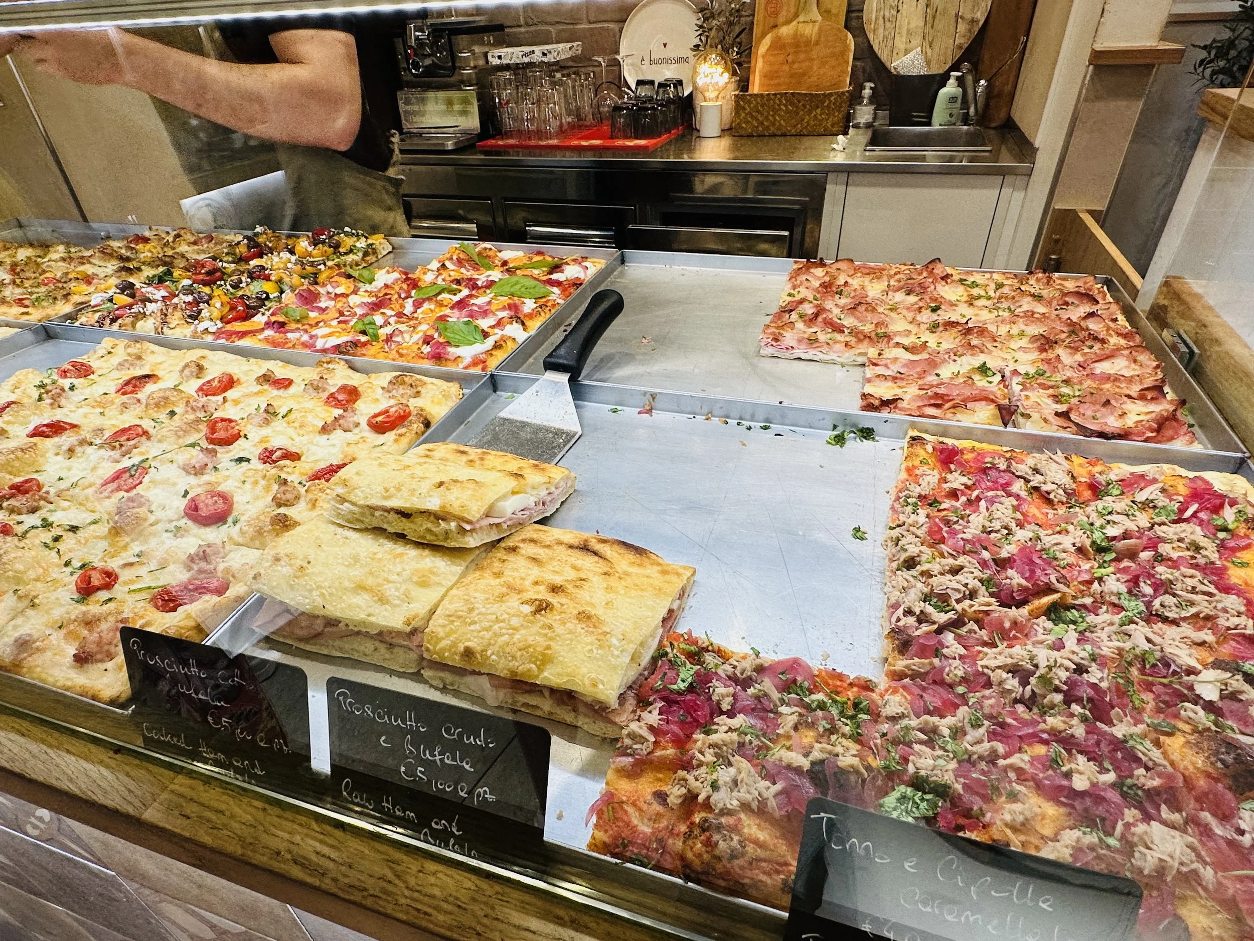 Foodie Travel Guide -      Rome, Italy