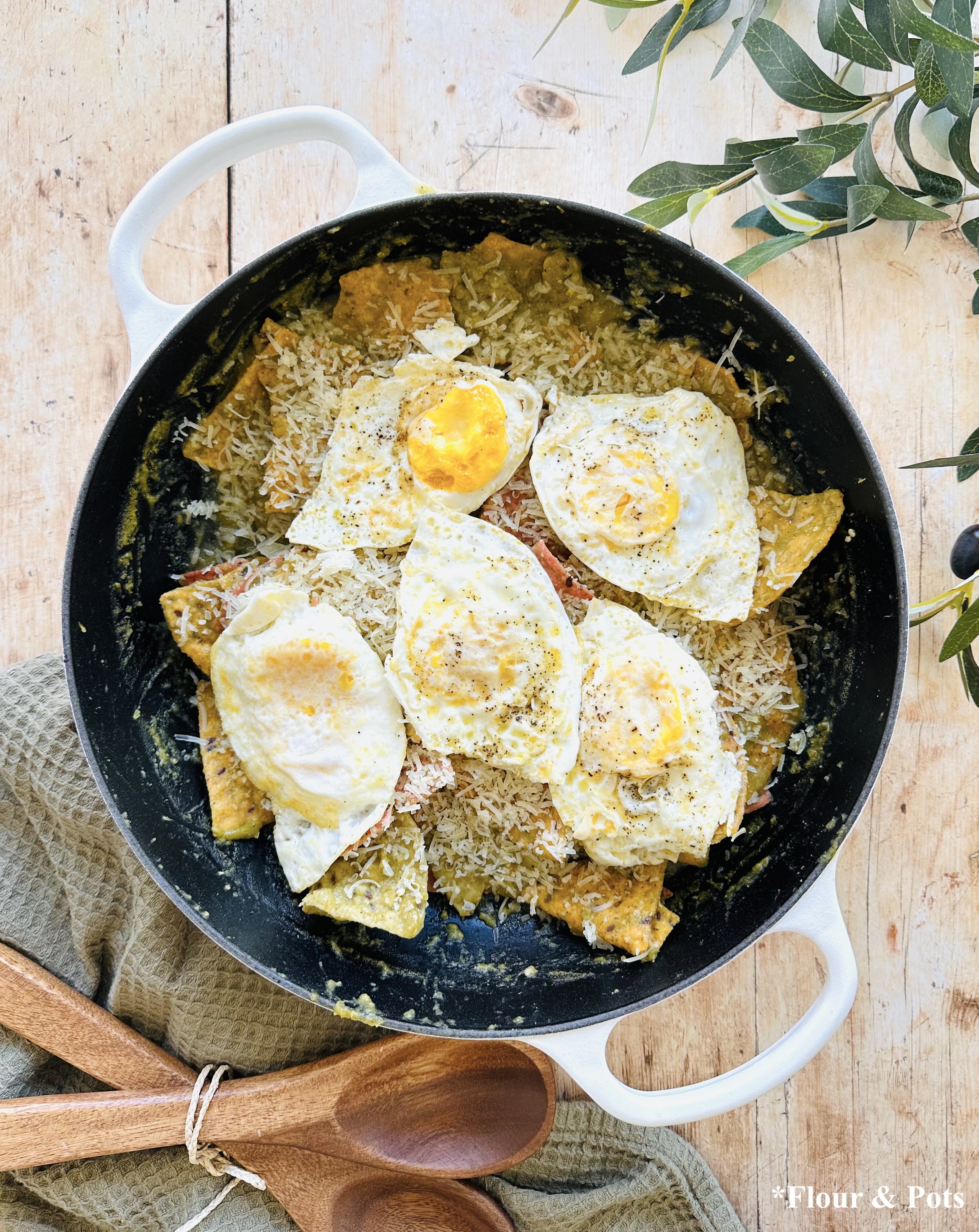 Easy Chilaquiles Verdes (Gluten Free & 25-minutes)