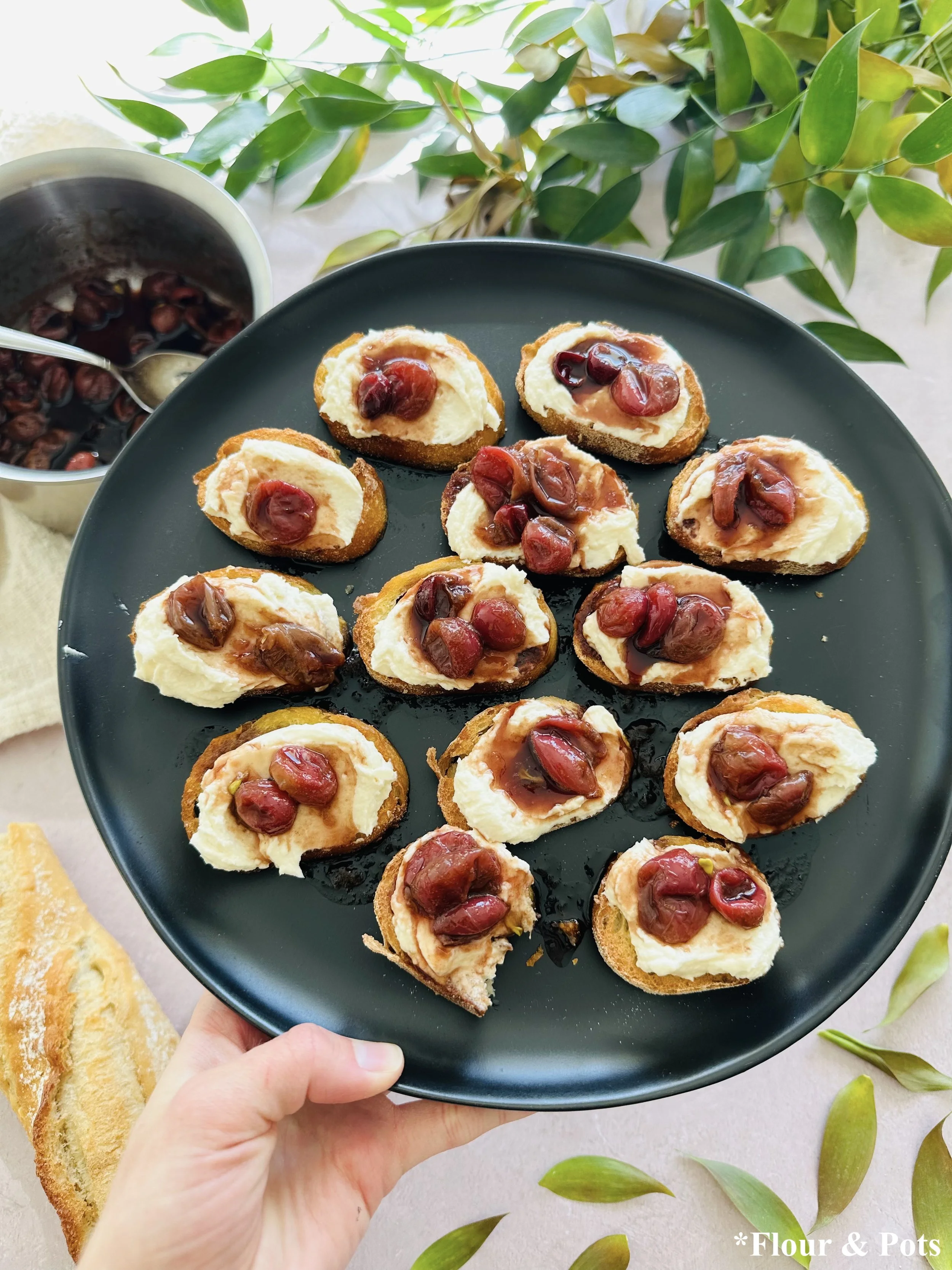 healthy-whipped-goat-cheese-crostini-with-grape-reduction-easy-mediterranean-appetizer