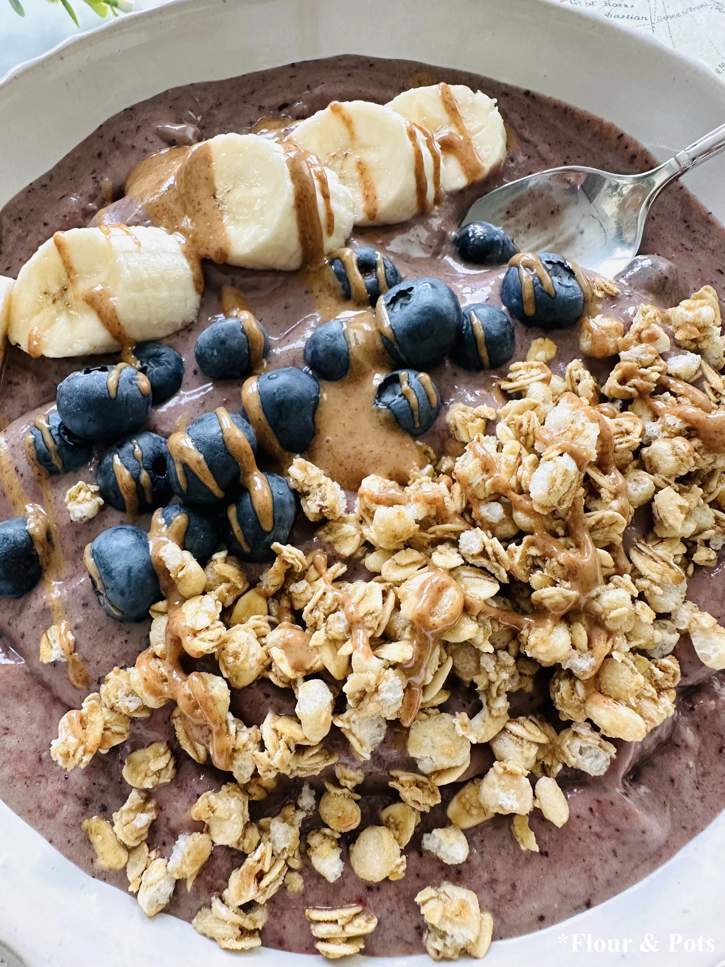 Dairy-Free Berry Green Smoothie Bowl