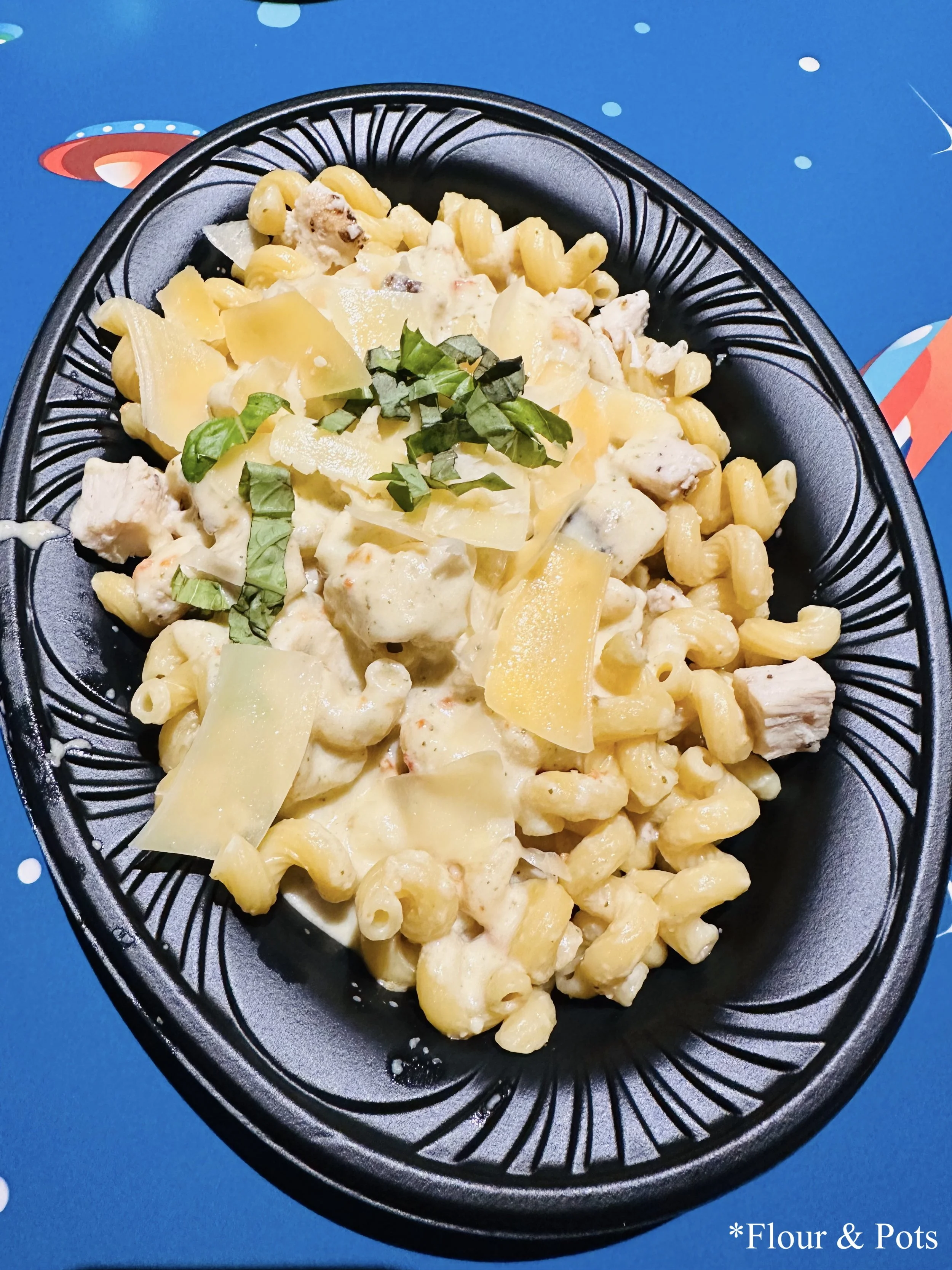 Disneyland 2025 meal: Countdown Chicken Fusilli from Alien Pizza Planet.