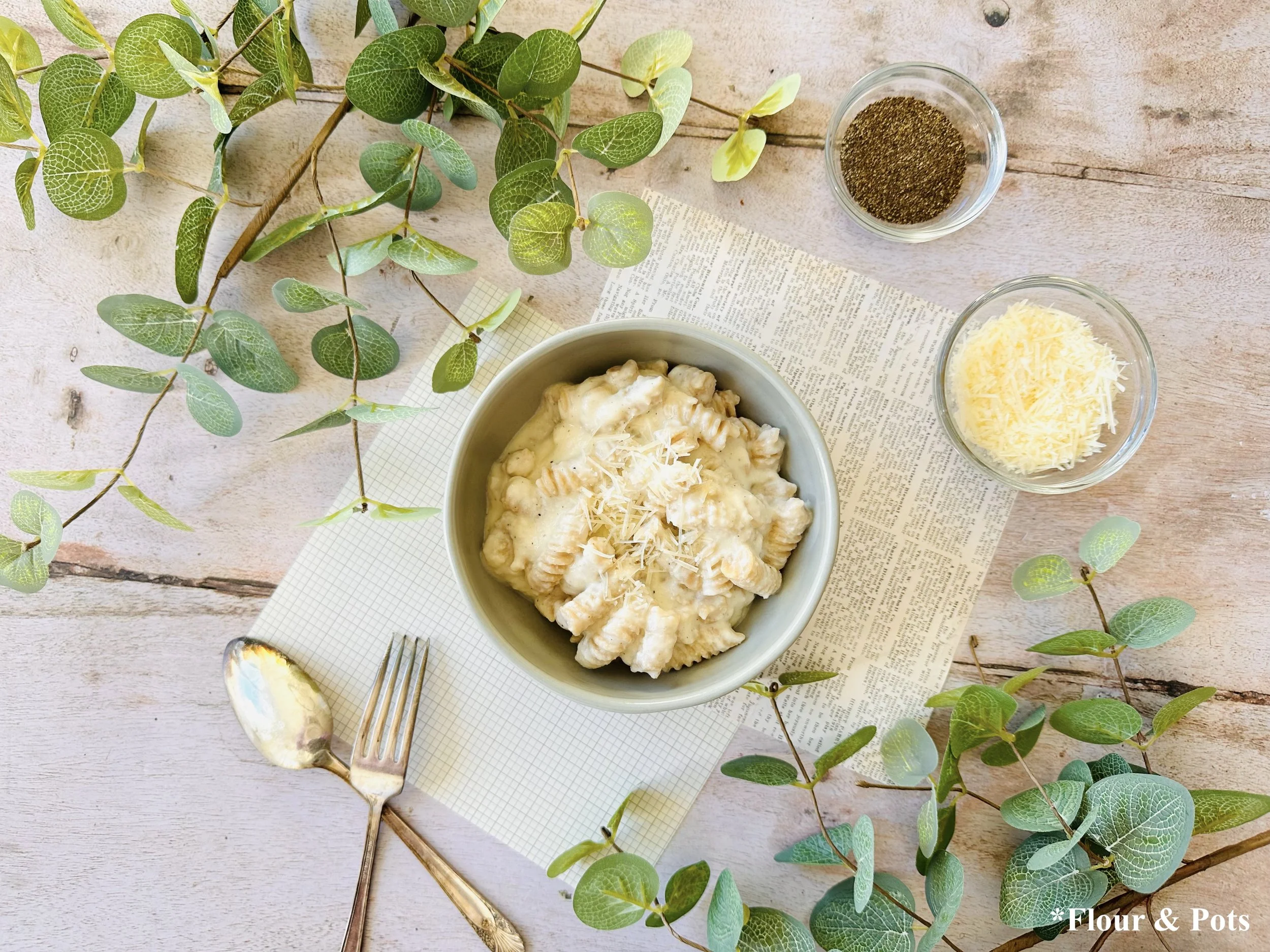 Easy Healthy Smoked Mac & Cheese With Cauliflower & Greek Yogurt