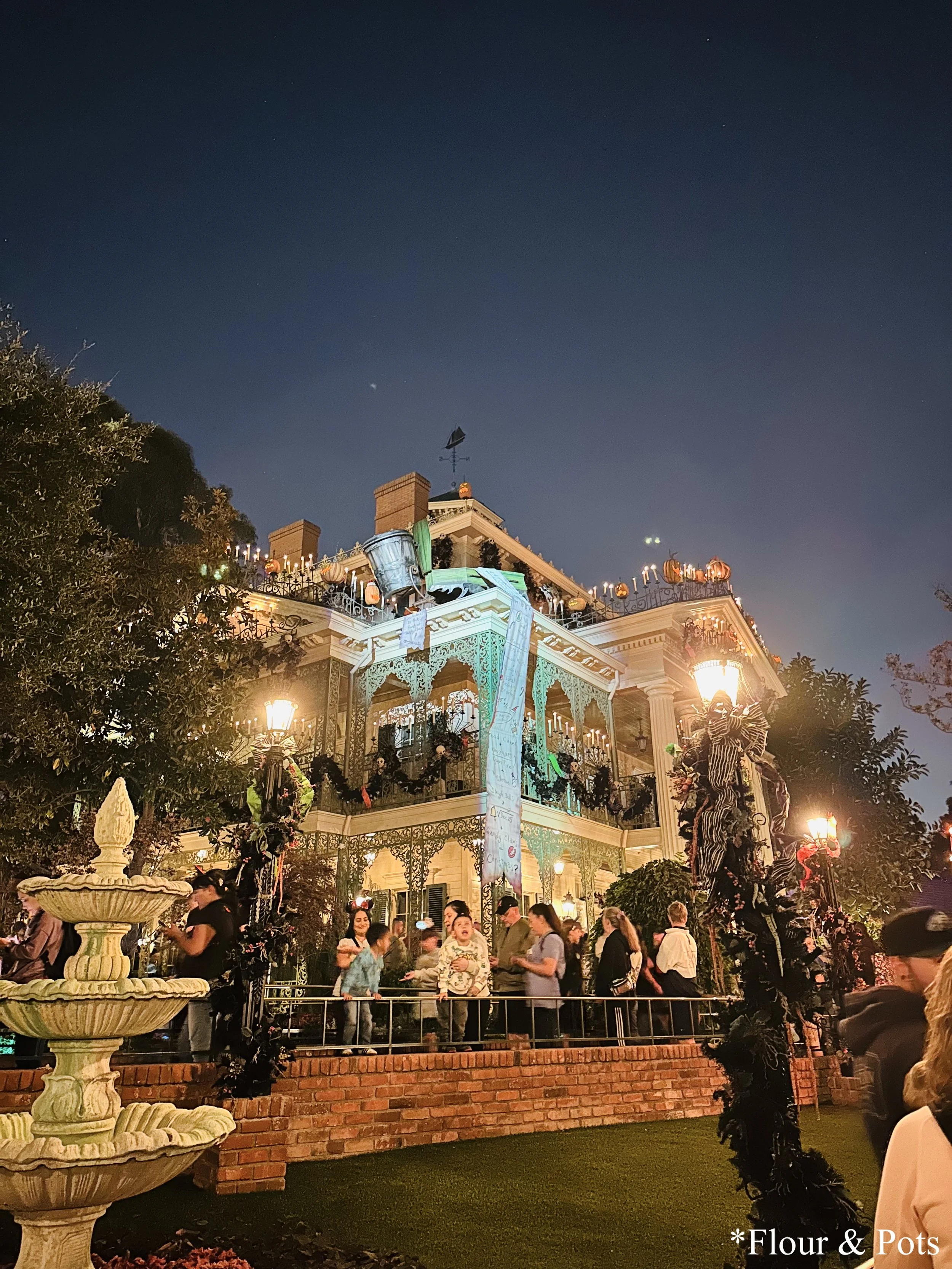 Disneyland 2025 seasonal overlay: Haunted Mansion Holiday.