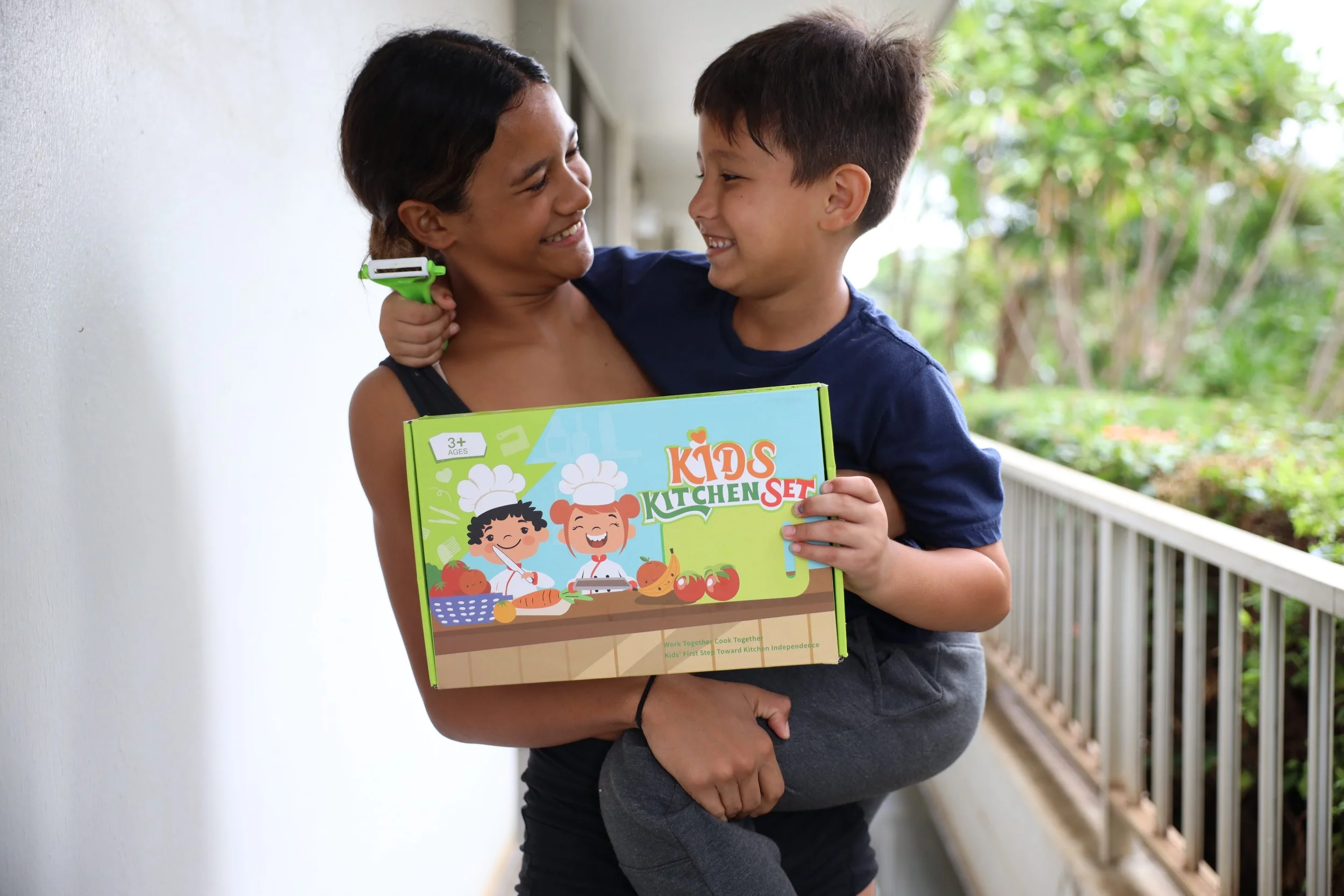 Little Chefs in Action: Our Honest Review of the 13-Piece Kids’ Cooking Set!